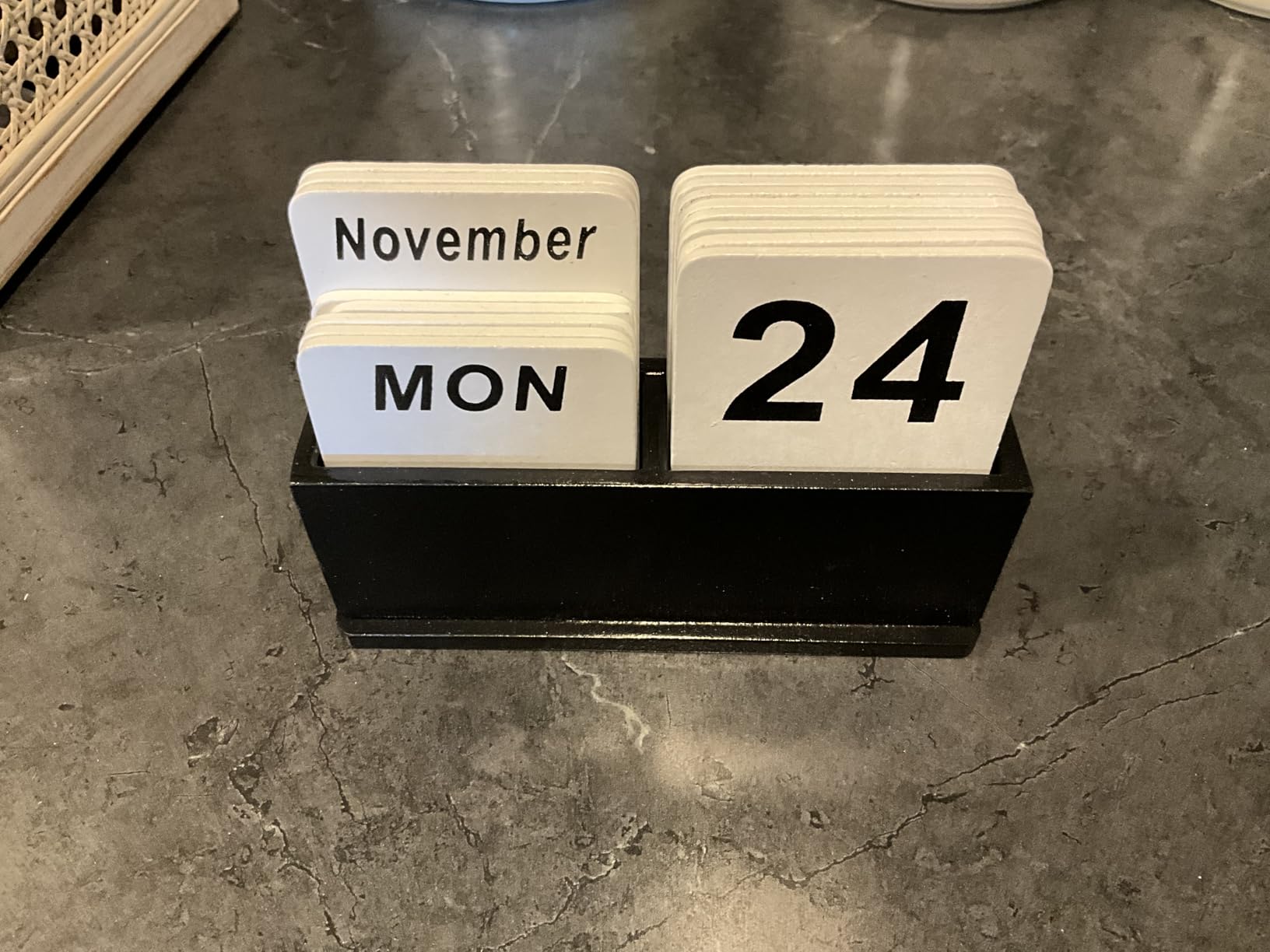 Wooden Block Perpetual Calendar for Desk, Daily Desktop Standing Flip Calendar with Large Display, Modern Farmhouse Aesthetic Desk Accessory for Home Office Decor, Reusable Yearly, Wood Grain customer photo 2