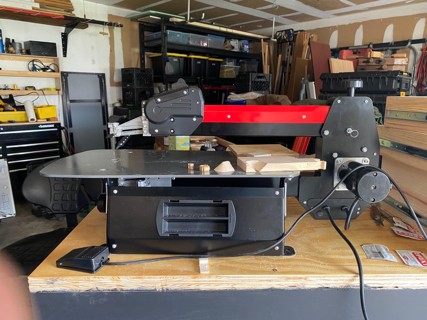 BUCKTOOL 22-Inch Scroll Saw, 1/5 HP 1.3A Power Scroll Saws for Woodworking | 360-1550 RPM Variable Speed, 27 x 13-Inch Worktable, Beveling Arm and 15/18 TPI Pinless Scroll Saw Blades for Angled Cuts customer photo 1