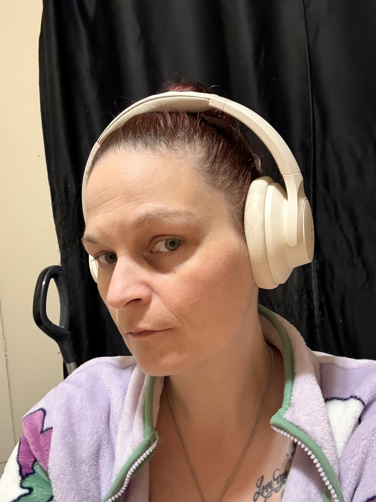 Soundcore by Anker Q20i Hybrid Active Noise Cancelling Headphones, Wireless Over-Ear Bluetooth, 40H Long ANC Playtime, Hi-Res Audio, Big Bass, Customize via an App, Transparency Mode (White) customer photo 1