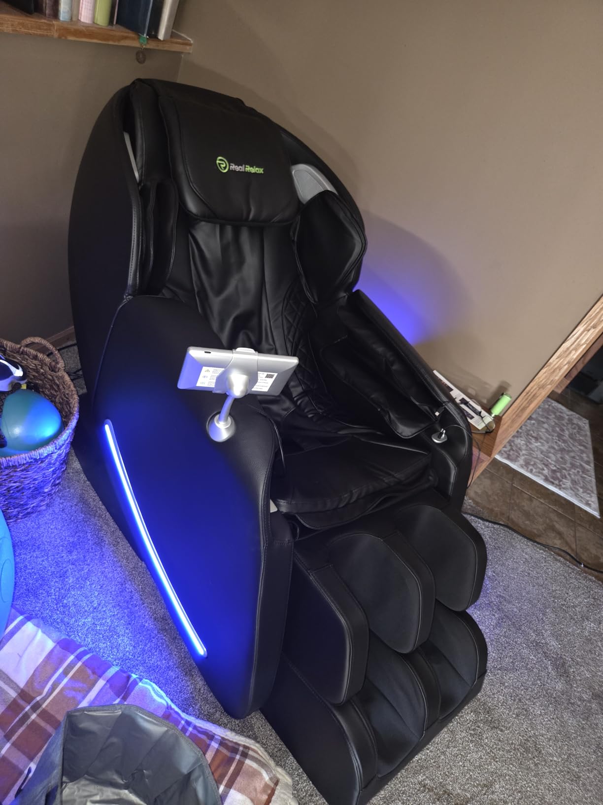 Real Relax Massage Chair Full Body Favor-06, Heart & Blood Measurement, Zero Gravity 3D SL-Track customer photo 2