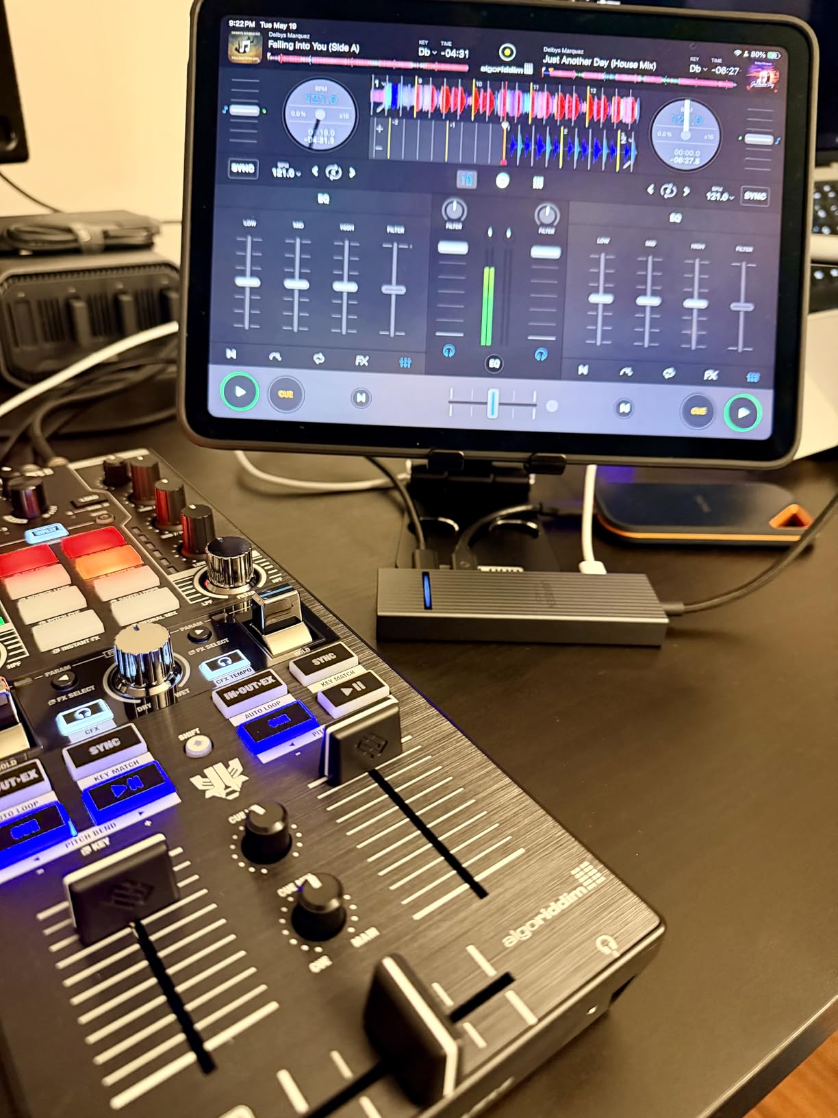 UGREEN Revodok Pro USB-C Hub 6 in 1 10Gbps 4K 60Hz HDMI | 100W PD charging, compatible with MacBook Pro/Air, iPad Pro, Thinkpad Rog Ally and More customer photo 2