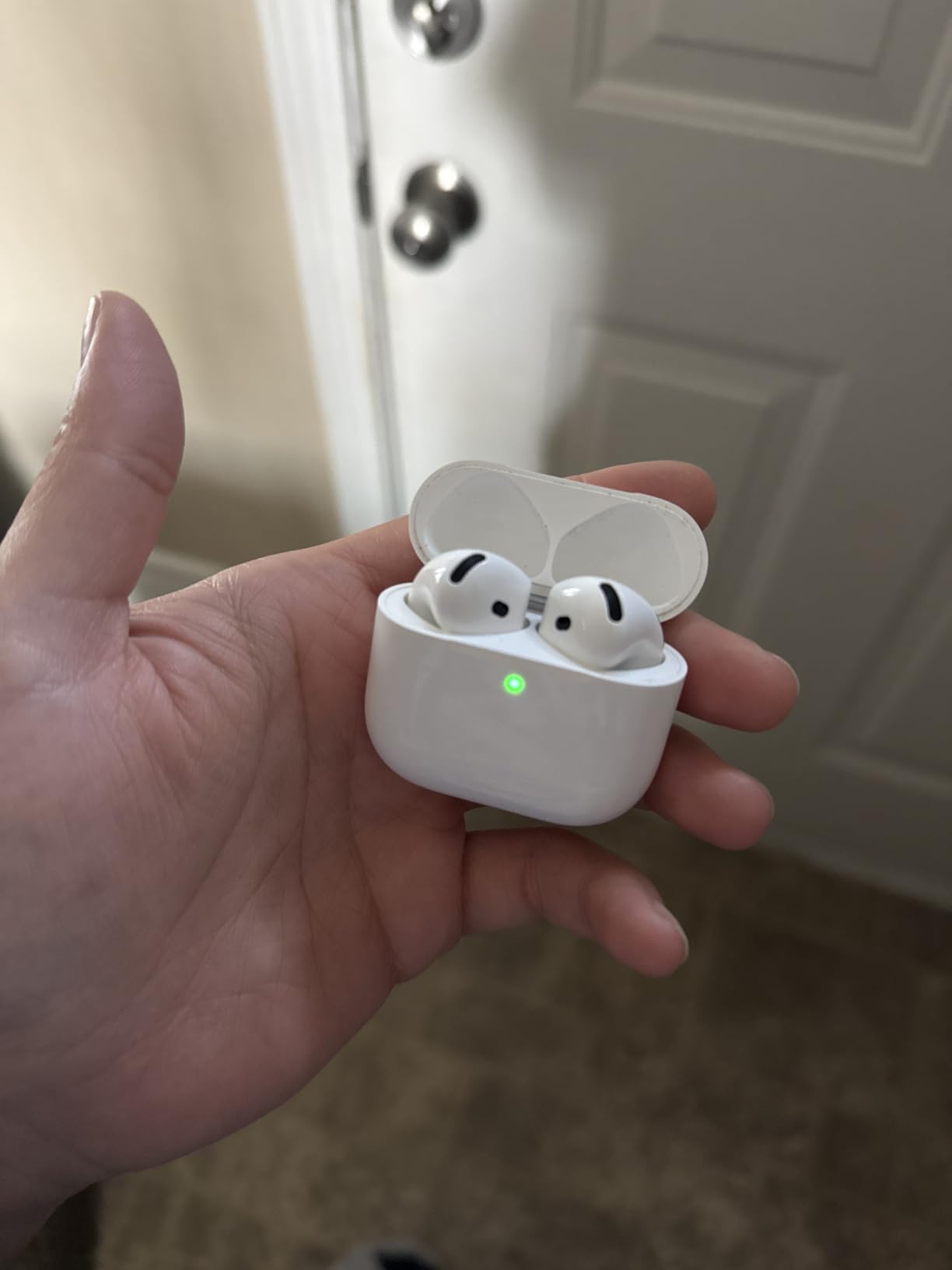 Apple AirPods 4 Wireless Earbuds with Active Noise Cancellation, Adaptive, Transparency Mode, Personalized Spatial Audio, USB-C Charging Case, Wireless Charging, H2 Chip customer photo 2