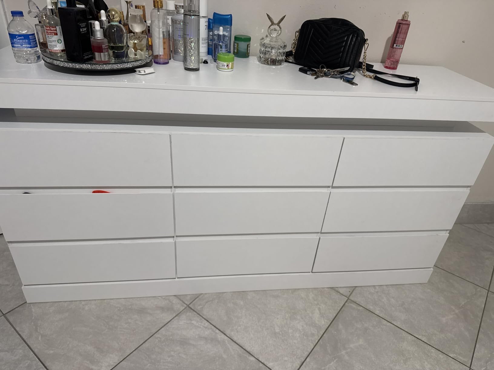 Gyfimoie 9 Drawer Dresser with Power Outlet, Modern Dresser with LED Light | Modern Chest of Drawers for Closet, Wide Drawer Organizer Cabinet for Bedroom,Living Room customer photo 1