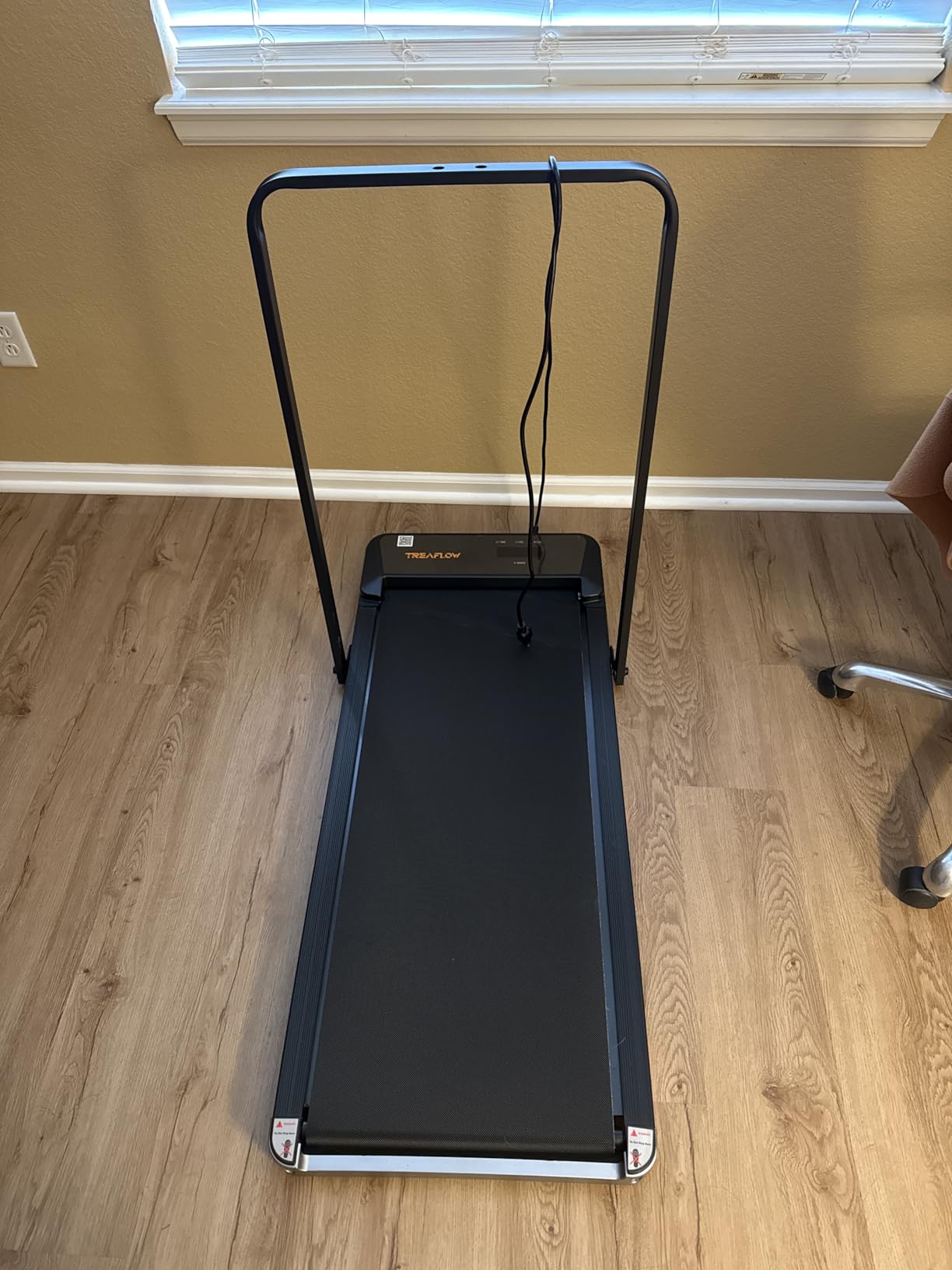 TREAFLOW Walking Pad,Treadmill with Incline for Home Office, 2.5HP Portable Under Desk Treadmill with 265 Lbs Capacity,Remote Control, Led Display customer photo 2
