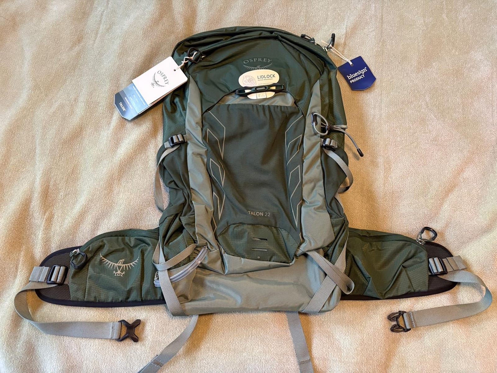Osprey Talon 22L Men's Lightweight Hiking Backpack - Small Daypack for Travel & Camping, Phantom Grey/Dark Charcoal customer photo 1