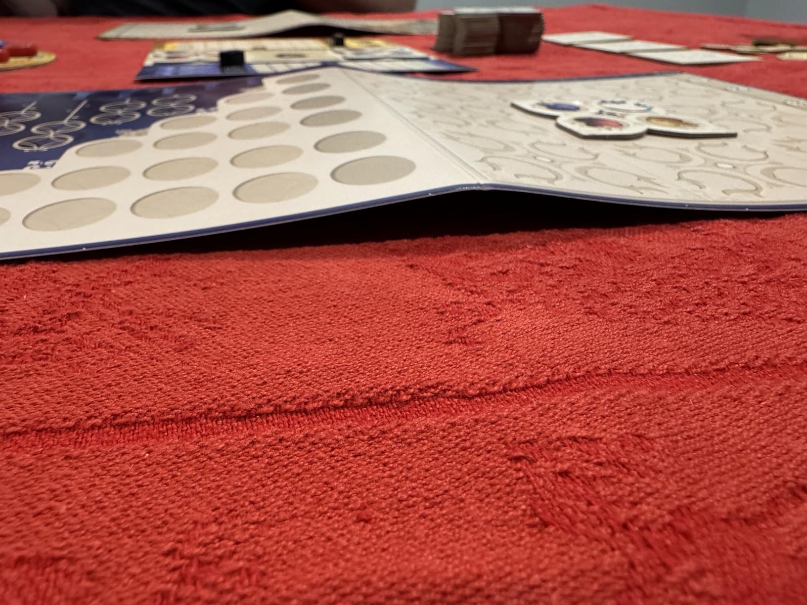 Asmodee Azul Duel Board Game - Competitive Head-to-Head Tile-Placement Strategy Game, Stunning Mosaic Art and Quick Gameplay for Kids & Adults, Ages 8+, 2 Players, 30-45 Minute Playtime customer photo 1