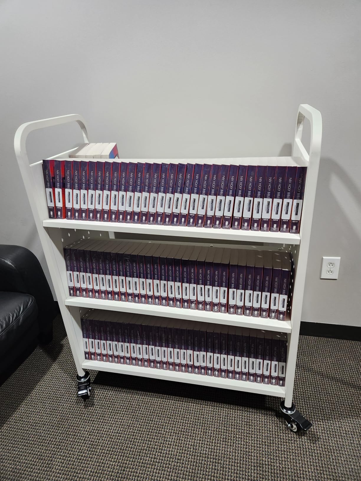 VEVOR Rolling Library Book Cart, 330 lbs Capacity, 38.2 x 20.3 x 48.2-Inch Library Cart, Double Sided W-Shaped Shelves with 3-Inch Lockable Wheels, Book Truck for Home Shelves Office and School, White customer photo 2