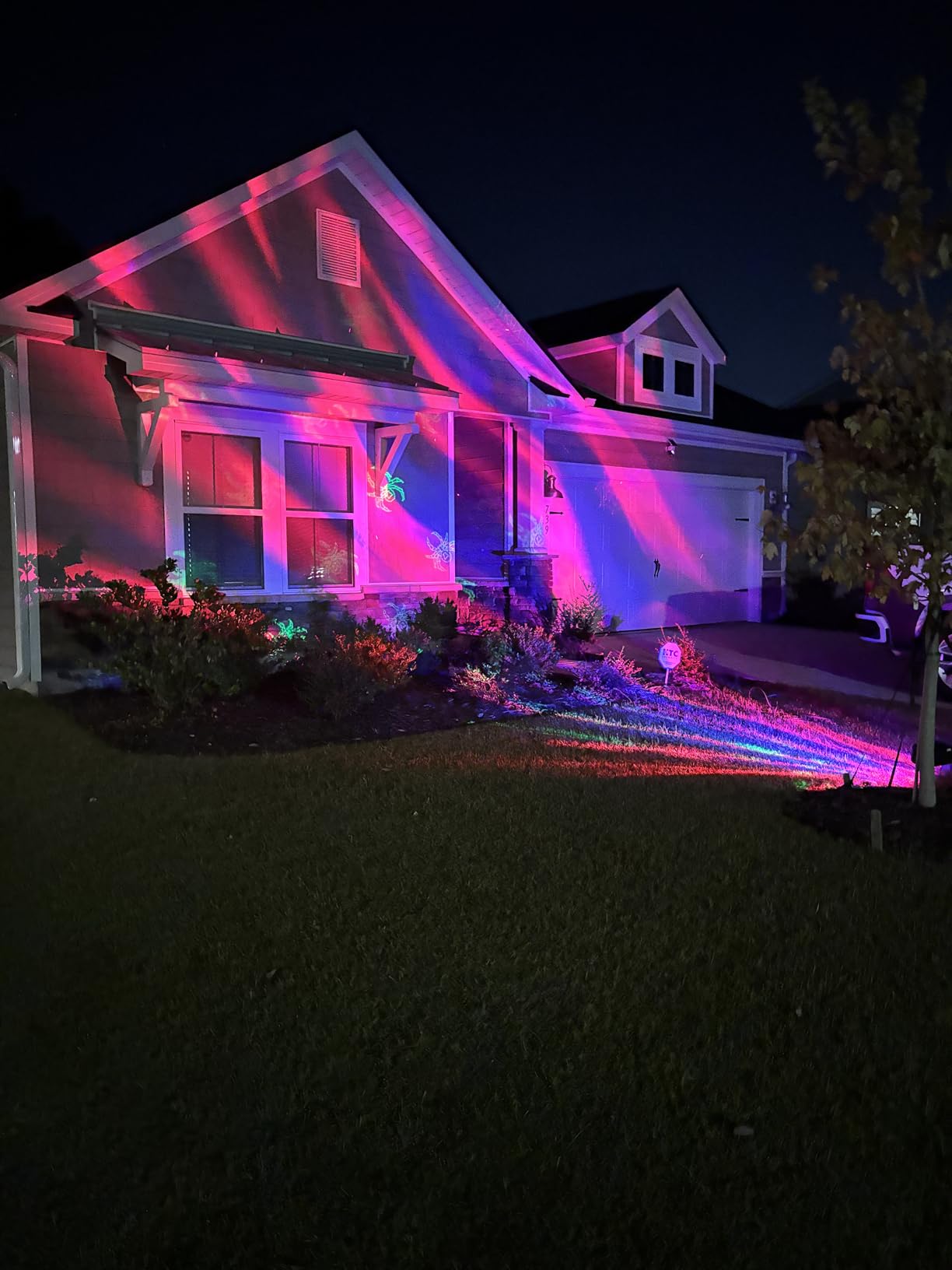 Govee Outdoor Projector Light, Upgraded Aurora Star Projector for Yard | 50+ Scene Modes with 16 RGB Patterns for Indoor & Outdoor Holiday Display, Work with Alexa, Google, Matter, IP65 Waterproof customer photo 1