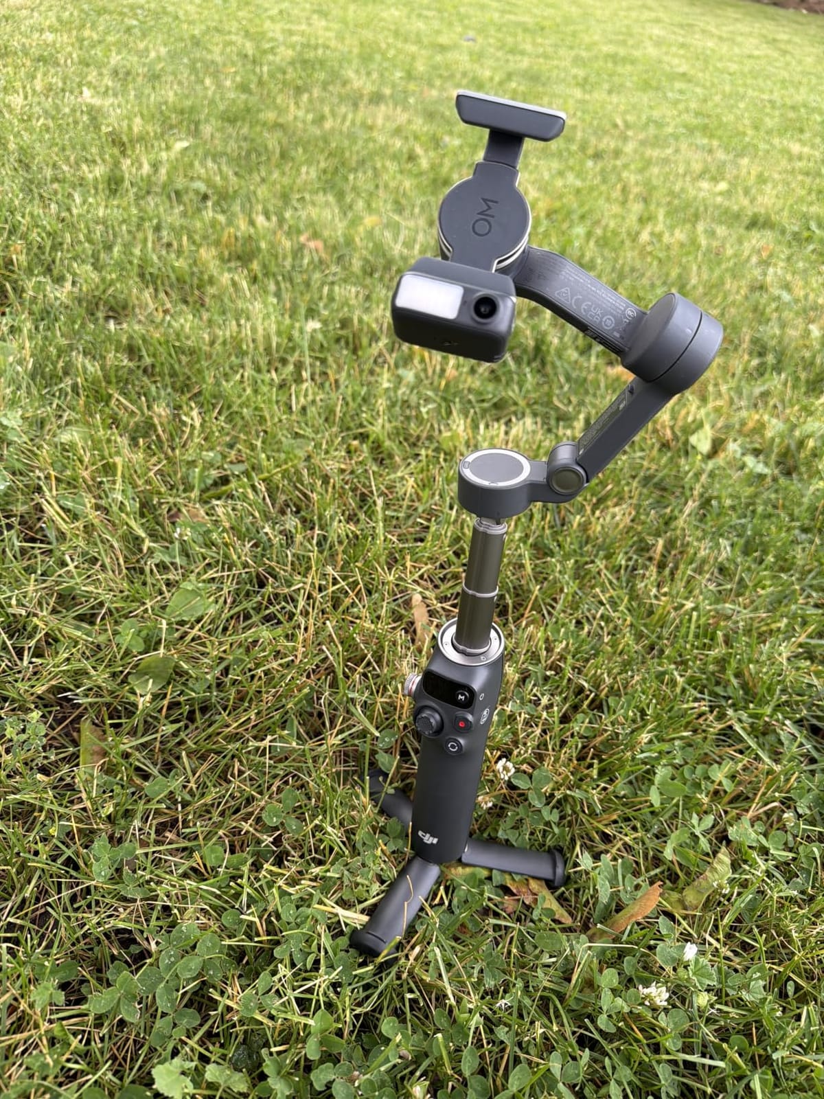 DJI Osmo Mobile 8 Gimbal Stabilizer for Phone, 3-Axis Stabilization | AI Native Tracking with Audio & Lighting, 360° Pan Rotation, Built-in Extension Rod & Tripod, 10h Battery customer photo 1