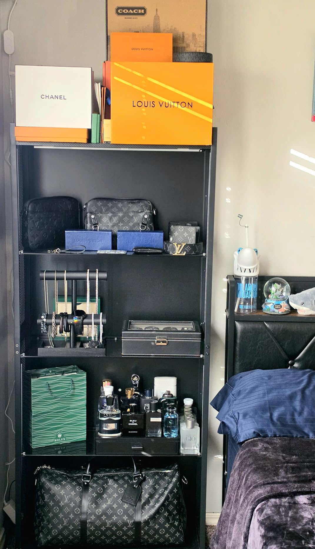 AODK Display Case with LED Lights, Display Cabinet with Glass Storage Shelves and Industrial Metal Mesh, 4-Tier Display Shelf for Collectibles, Curio Cabinet with Open Shelf, Black Book Shelf customer photo 1
