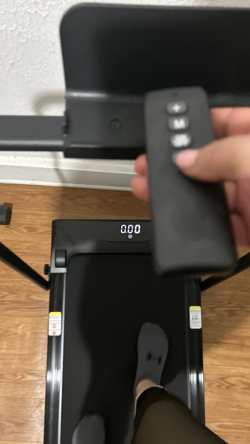 UMAY Fitness Treadmill with 0%/20% Auto/Manual Incline, Treadmills for Home Folding with Pulse Sensors, 300/350/400LBS Capacity, Max 4.0HP Quiet Brushless & 8/8.7/9.5MPH customer photo 1