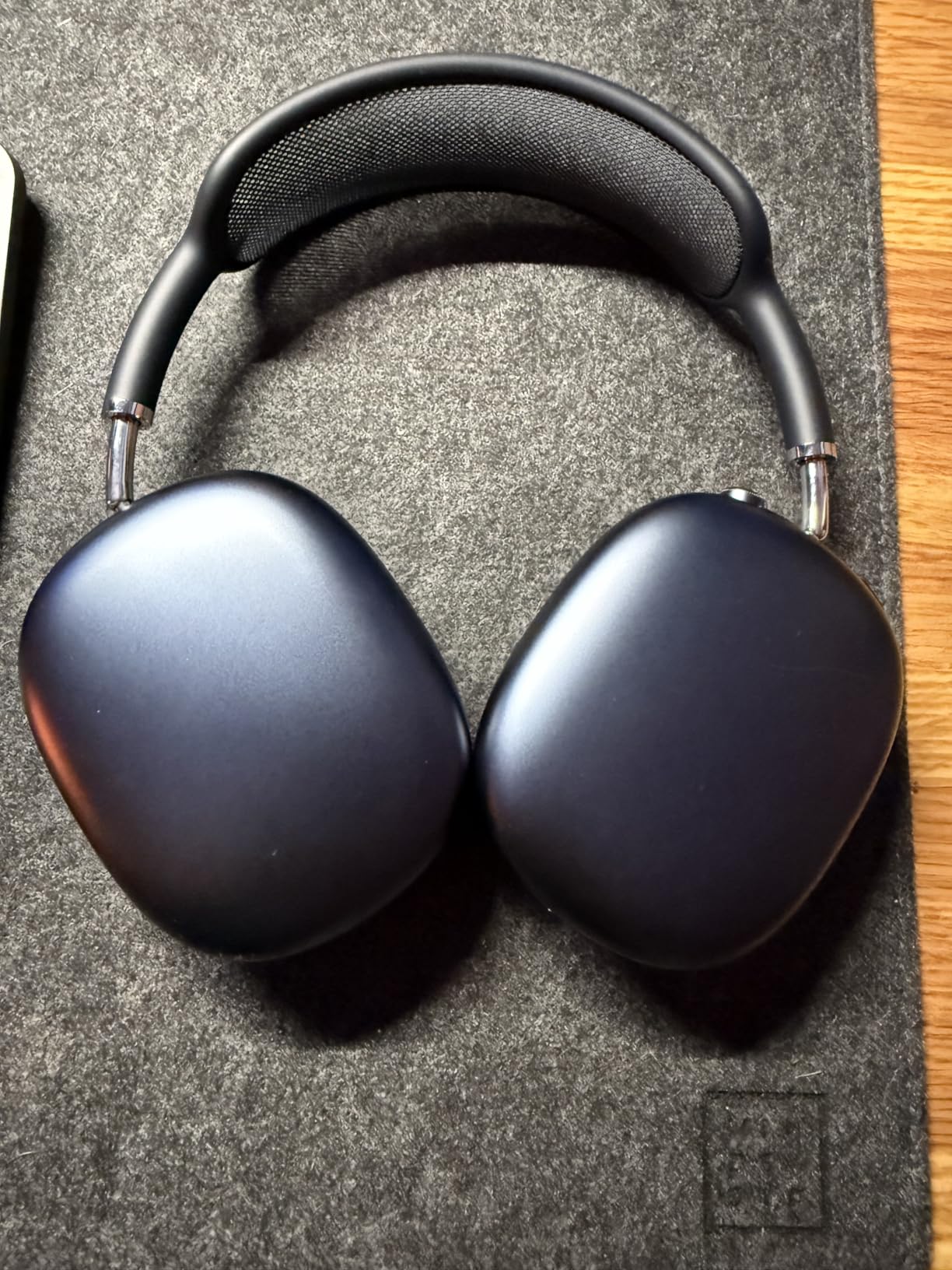 Apple AirPods Max 2 Wireless Over-Ear Headphones, Active Noise Cancellation, Adaptive Audio, Midnight customer photo 1