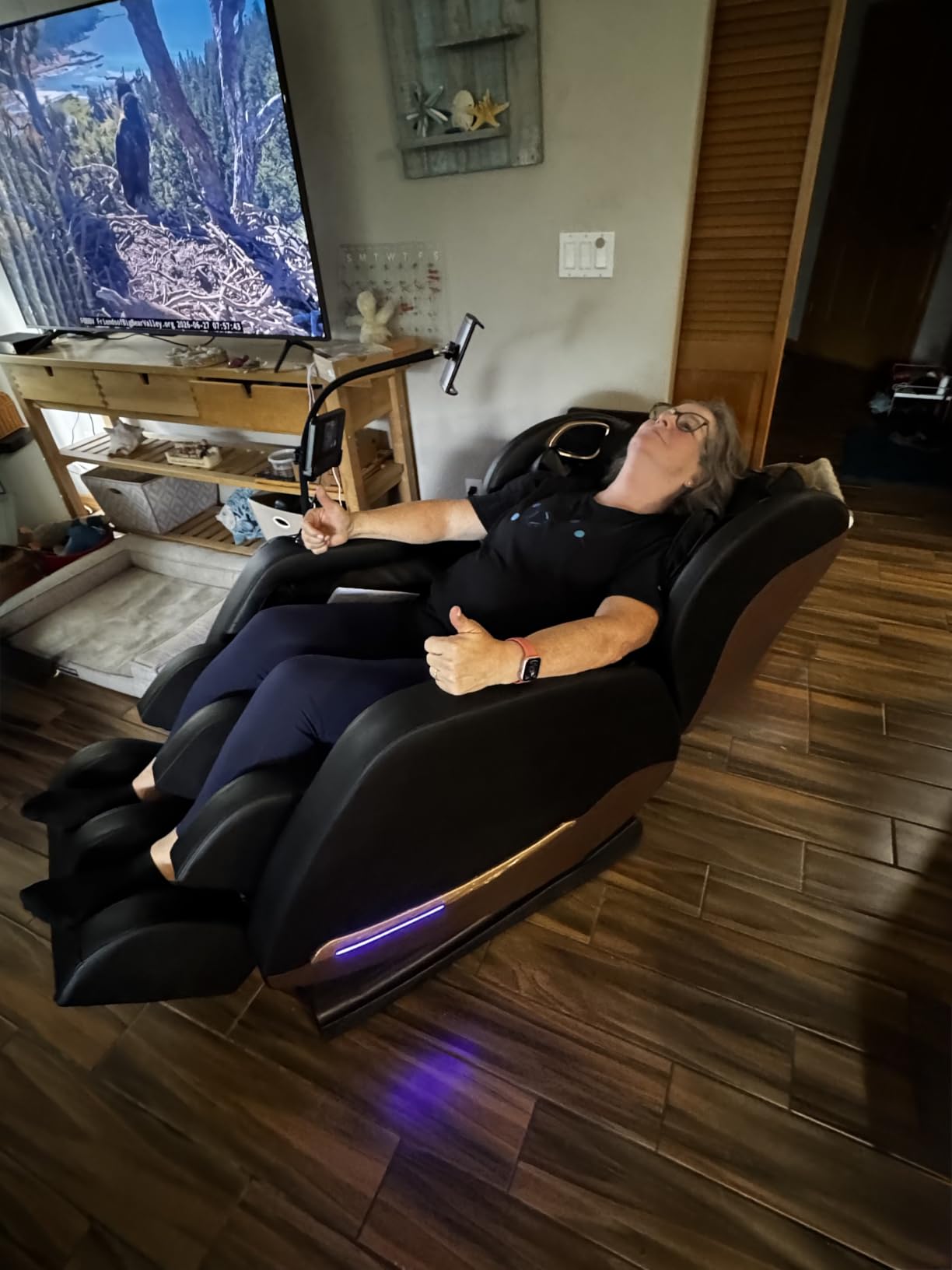 yewglen Massage Chair Full Body, 14 Fixed Rollers, Zero Gravity Recliner, Wood Grain Leather customer photo 2