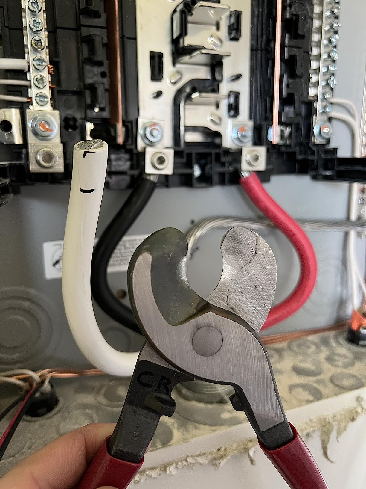 Klein Tools 63050 Cable Cutter, Made in USA, Heavy Duty Cutter for Aluminum, Copper, and Communications Cable customer photo 1