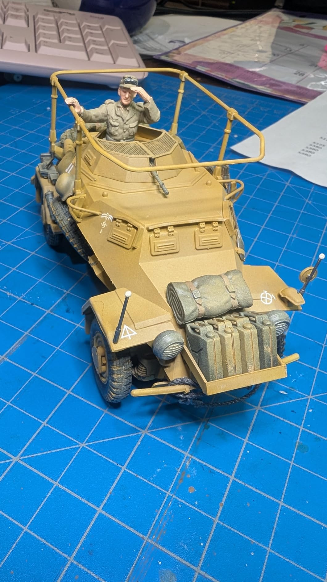Tamiya 300035268 1: 35 WWII Special Vehicle 223 Light Späh Tank (2), Brown customer photo 1