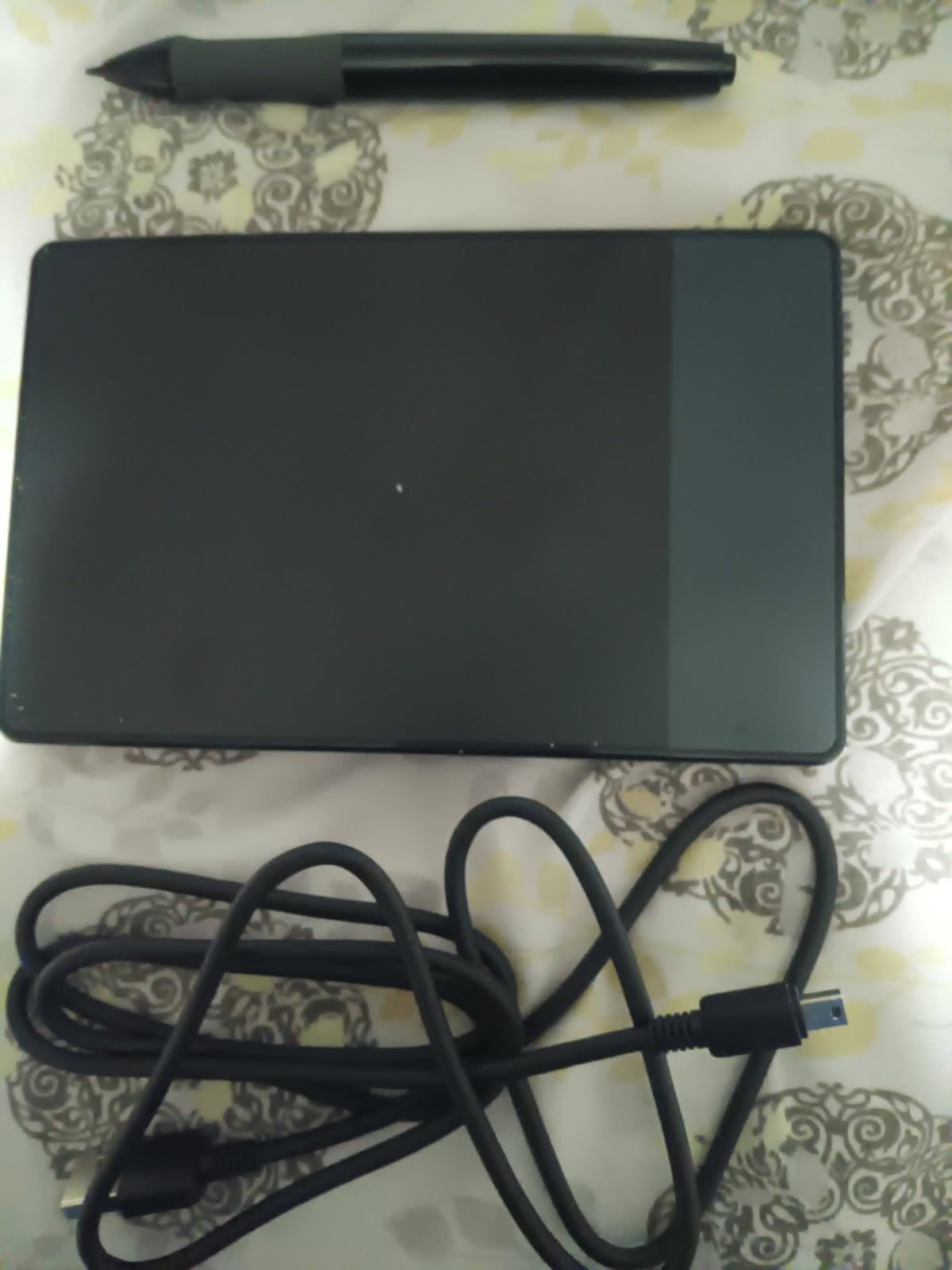 HUION Drawing Tablet 420 OSU Tablet, Graphics Tablet with Digital Stylus customer photo 2