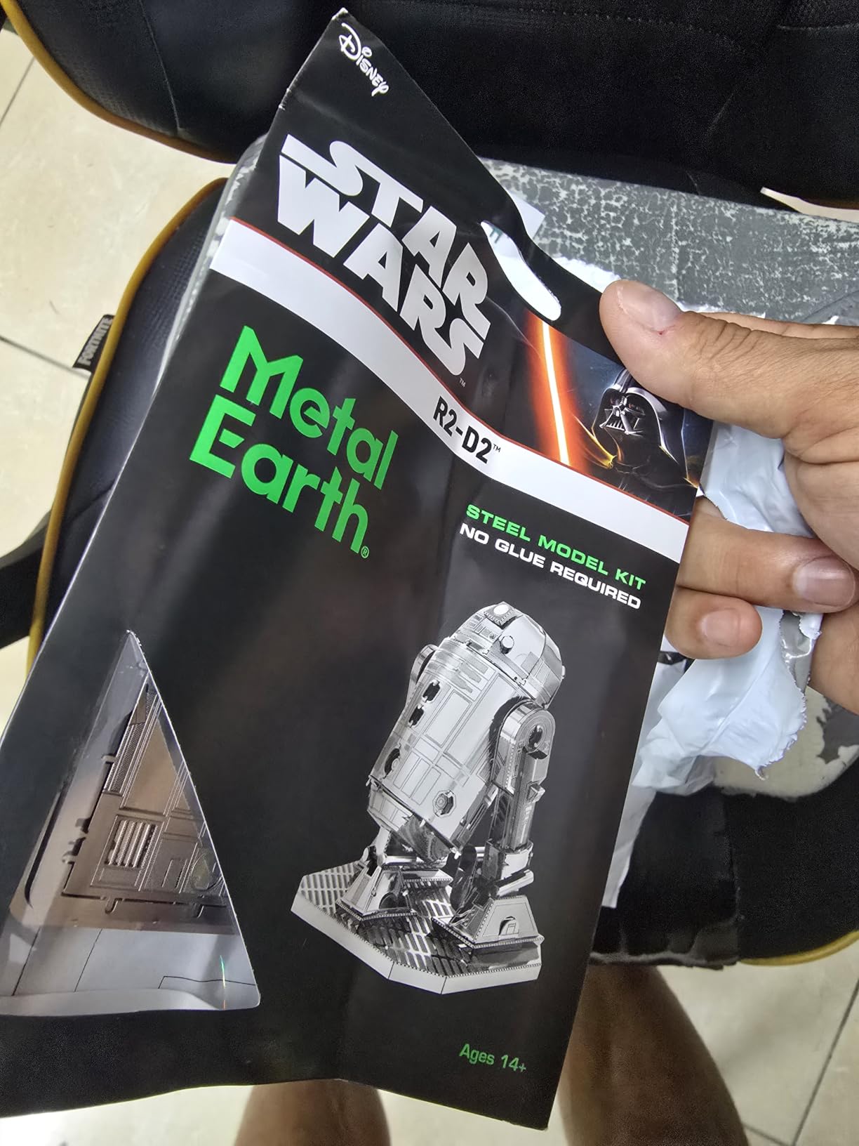 Fascinations Metal Earth Star Wars R2D2 3D Metal Model Kit customer photo 2