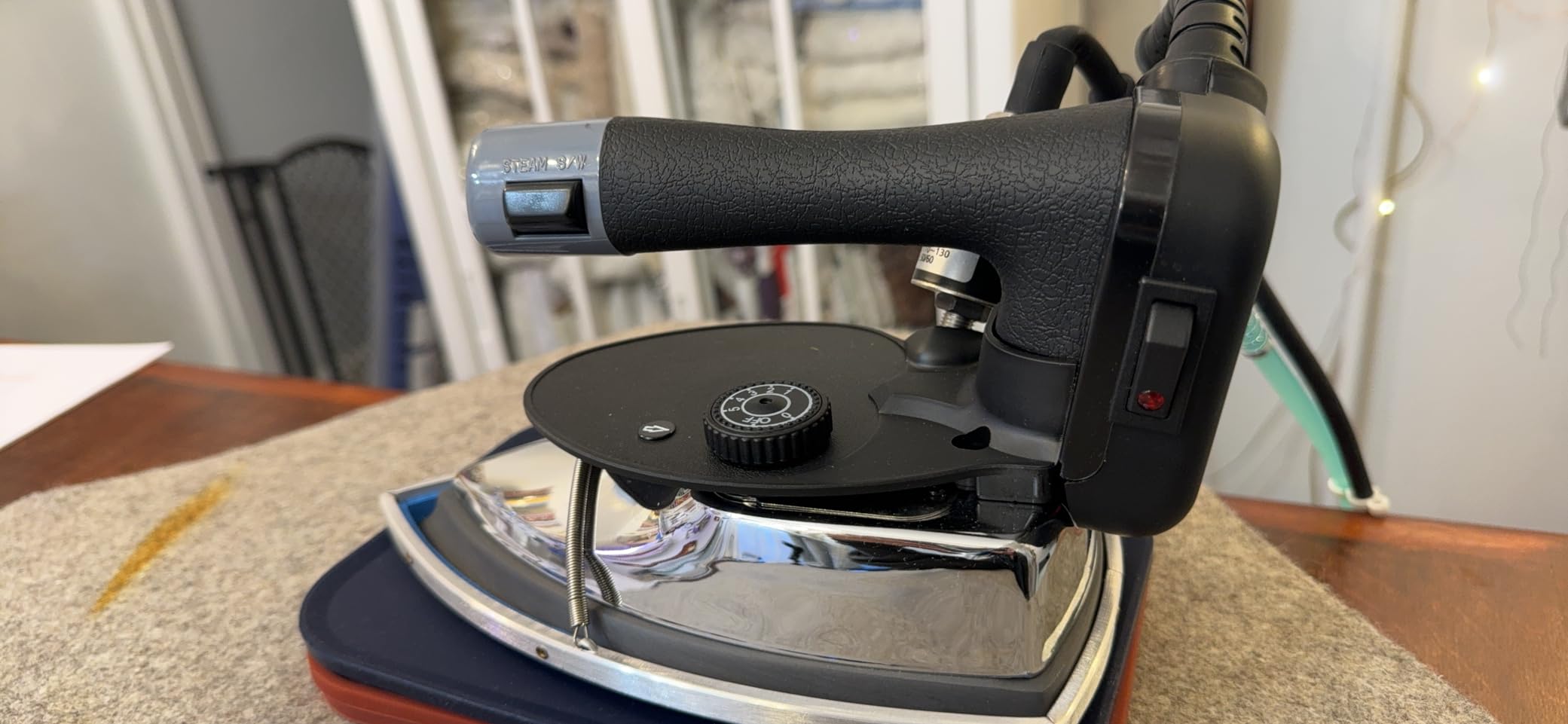 Gravity- Feed Steam Iron ~ Silver star ES-300 customer photo 1