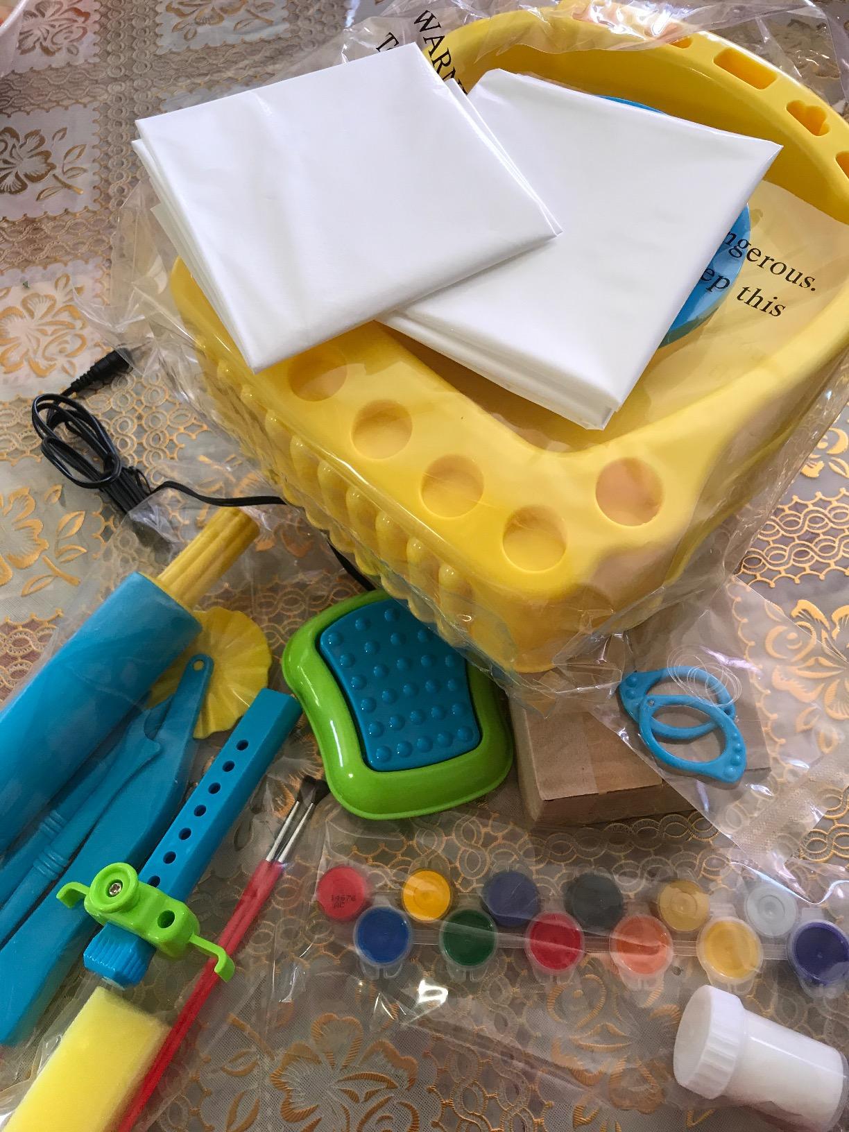 Faber-Castell Pottery Studio: Create Your Own Pottery Designs with Kid-Friendly Pottery Wheel, Air-Dry Clay, Paints, Sculpting Tools & Step-by-Step Instructions for Kids (Ages 8+) customer photo 2