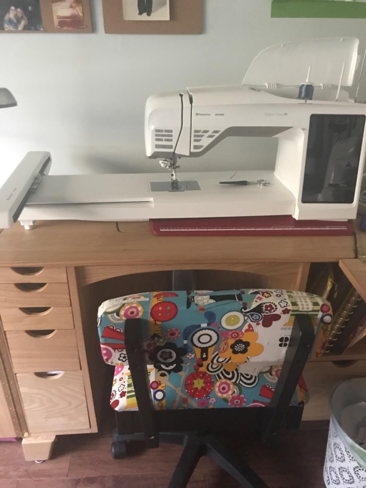 Arrow Sewing H7013B Adjustable Height Hydraulic Sewing and Craft Chair with Under Seat Storage and Printed Fabric, Sewing Notions Print customer photo 1