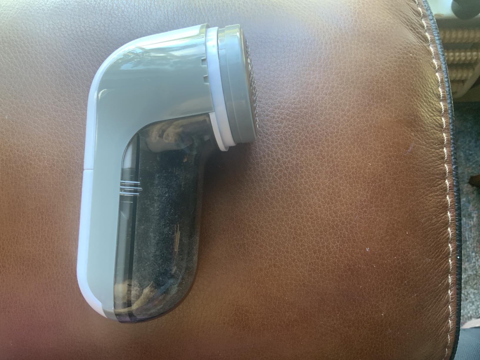 BEAUTURAL Fabric Shaver and Lint Remover, Portable Sweater Defuzzer customer photo 1