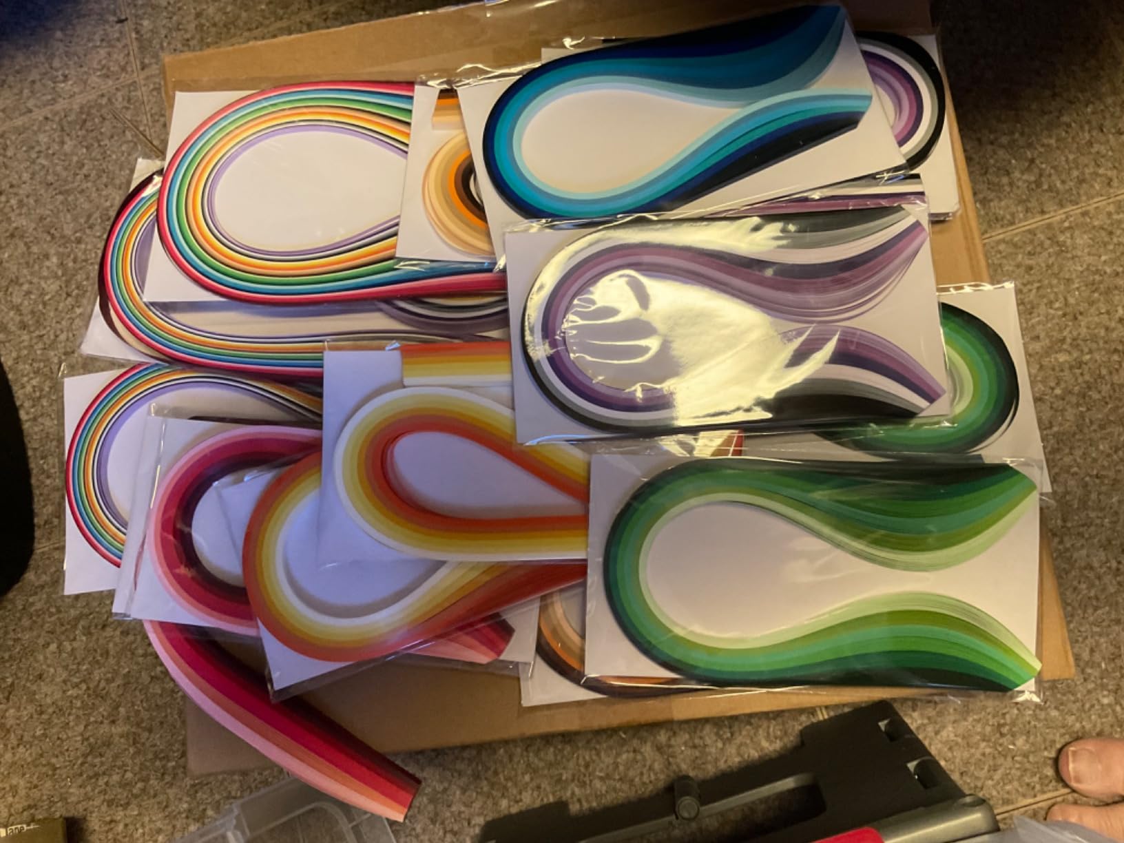 YURROAD All-in-One Paper Quilling Kit, 1860 Paper Strips, 22 Quilling Tools customer photo 1
