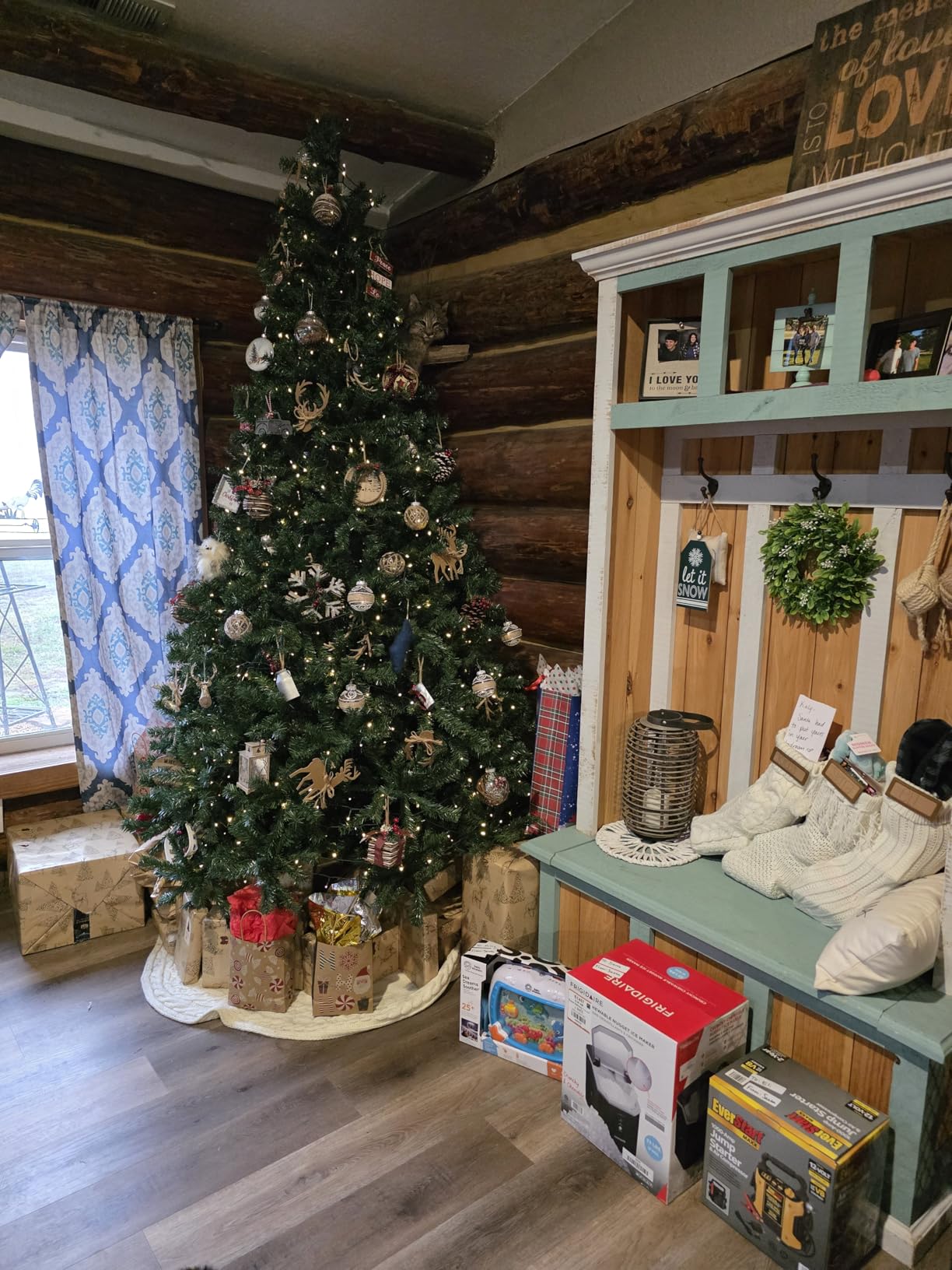 Best Choice Products Artificial Christmas Tree, 9ft Premium Unlit Realistic Spruce Holiday Décor w/Dense Branches, Easy Assembly, Metal Base customer photo 1