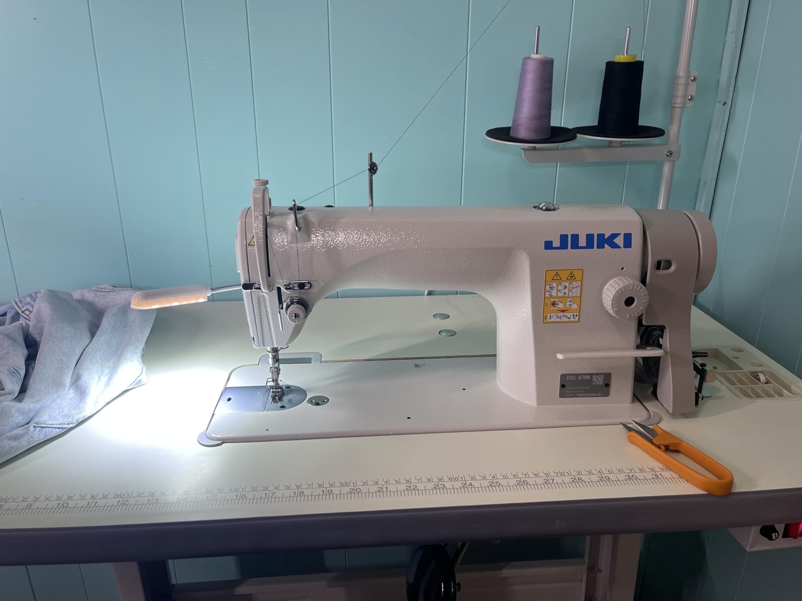 Juki DDL8700 LockStitch Industrial Sewing Machine,Table,Servo Motor,Lamp. Not Assembled customer photo 2