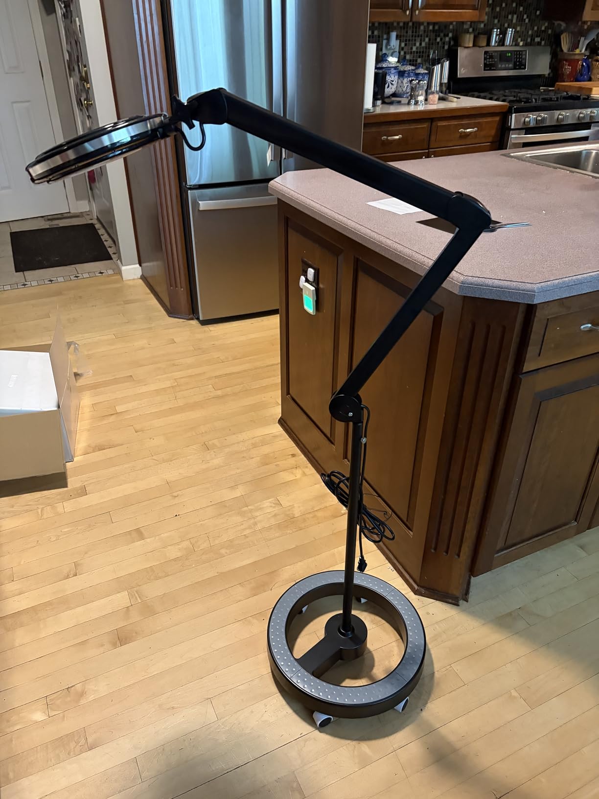 Brightech Lightview Pro Magnifying Glass with Stand & Light, Magnifying Floor Lamp with 6-Wheel Rolling Base for Facials & Lashes – Dimmable LED Work Light for Crafts, Sewing, and Projects - 3 Diopter customer photo 1