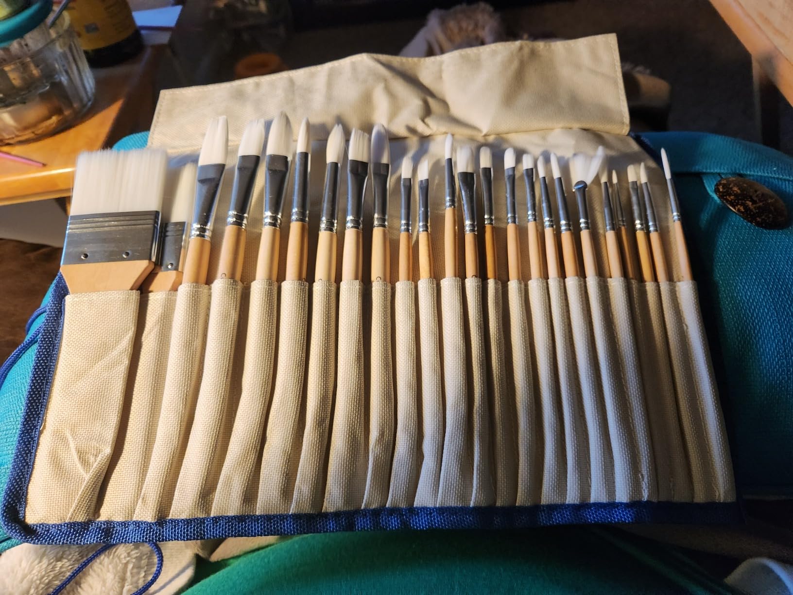 CONDA Paint Brushes Set of 24 Different Shapes Professional Painting Brushes for Oil, Acrylic Canvas and Watercolor Painting (White) customer photo 2