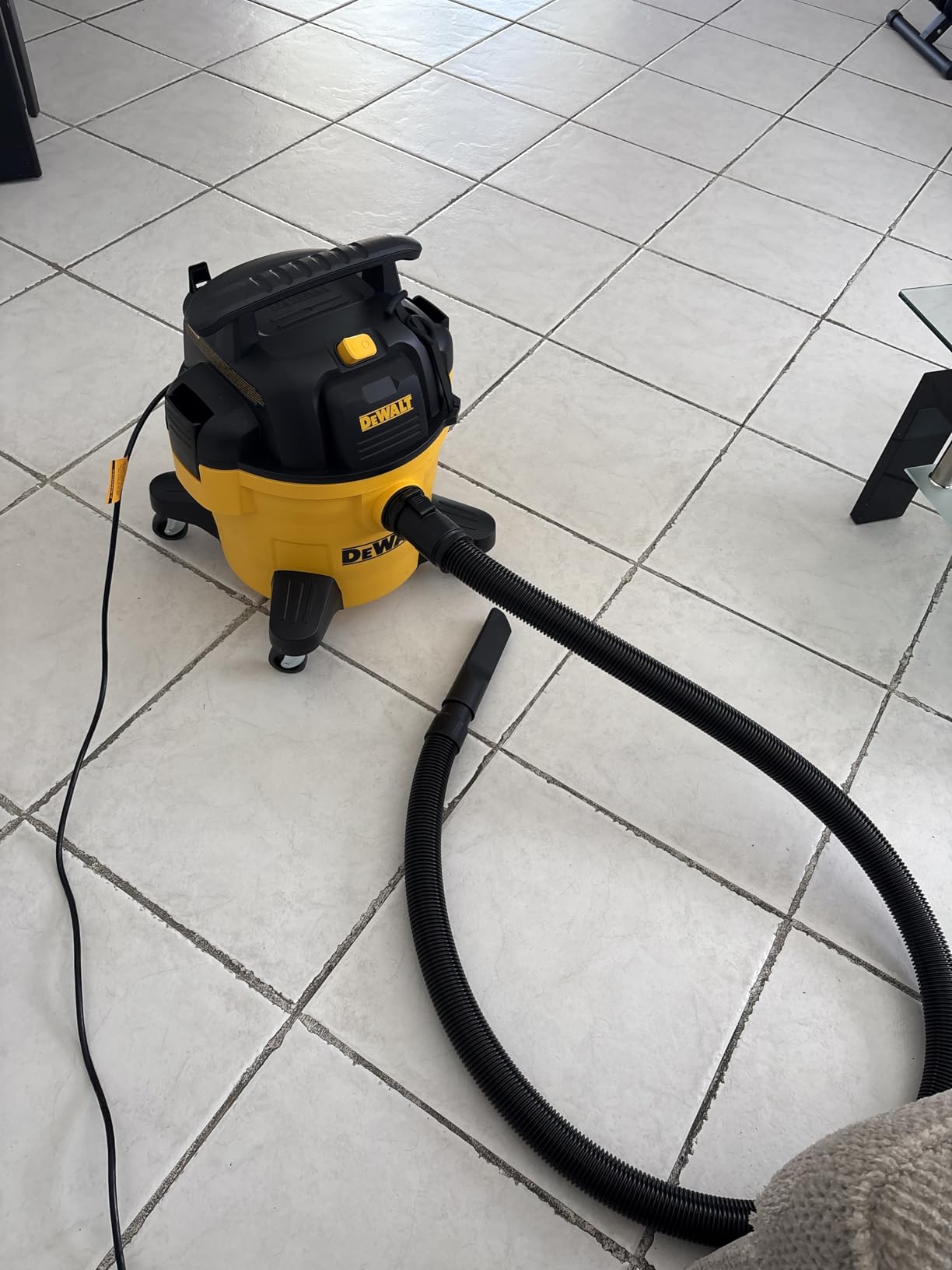 DEWALT Shop Vacuum 6 Gal 4 HP Poly Wet/Dry Vacuum with Blower DXV06P | Wet/Dry/Blower 3-in-1 Portable Poly Tank Shop Vacuum Rubberized Casters Easy Moving Ideal for Garage/Workshop/Jobsite customer photo 2