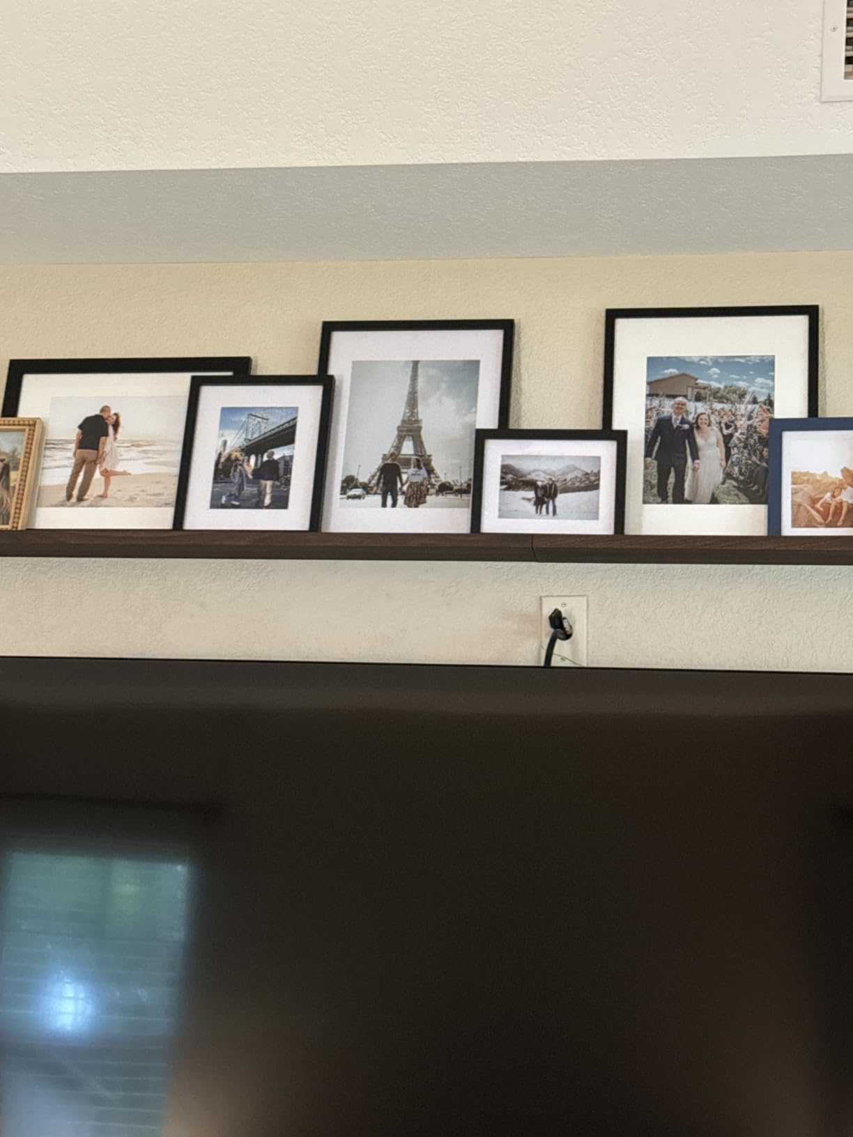 SONGMICS Gallery Wall Frame Set of 7, Hanging or Tabletop Display customer photo 1
