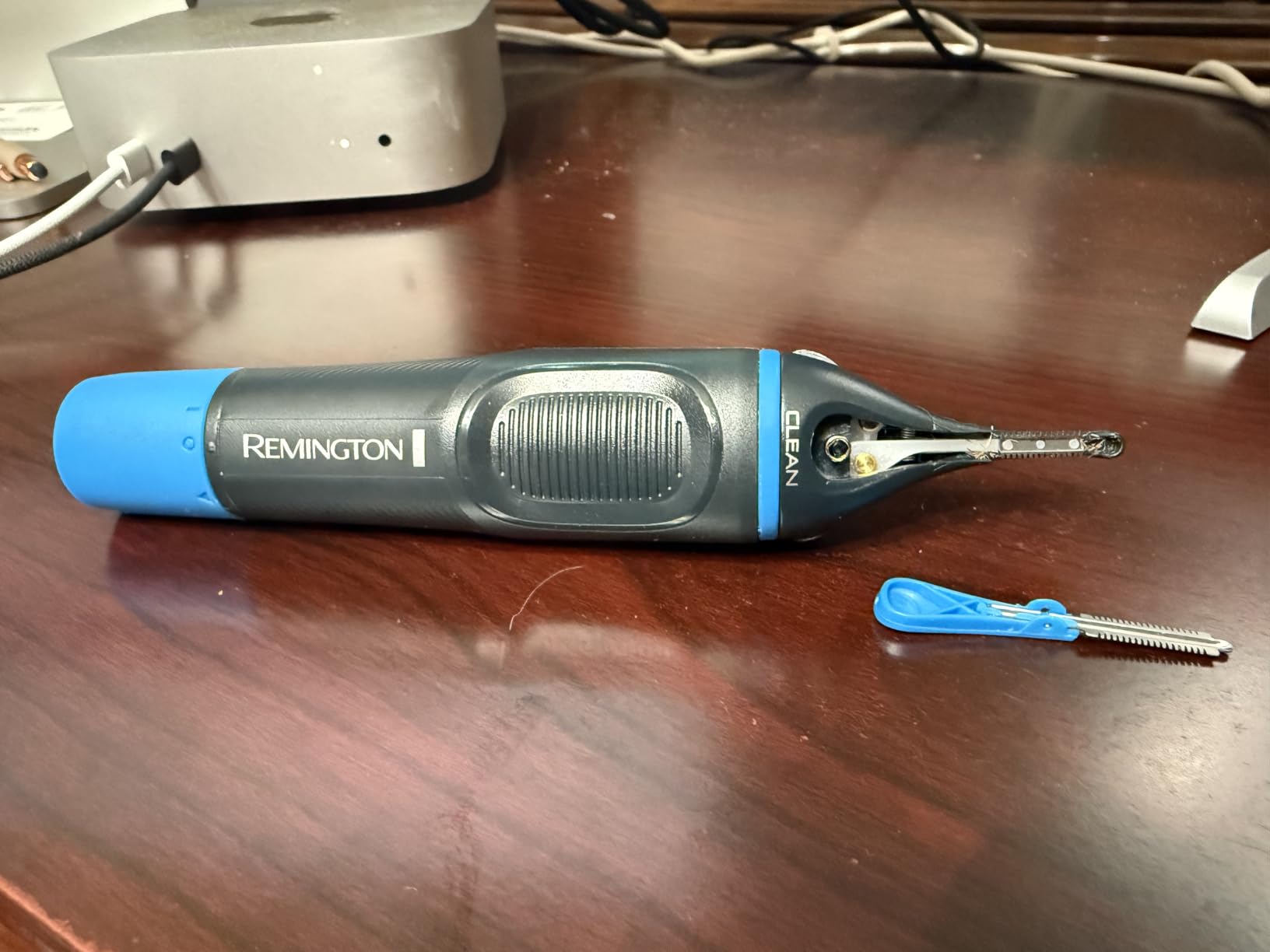 Remington Nose, Ear & Eyebrow Trimmer, Waterproof Groomer | CLEANBoost Easy-Clean System, Rotary and Detail Heads, Eyebrow Comb Included, for wet or dry facial hair detailing customer photo 2