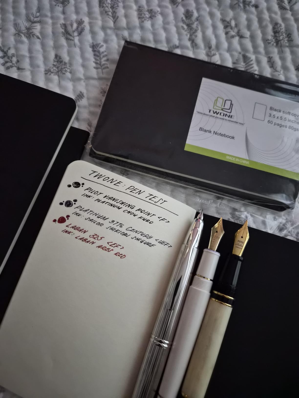TWONE 6 Pack Mini Pocket Notebooks, 3.5x5.5, Lined, Black Cardstock customer photo 2