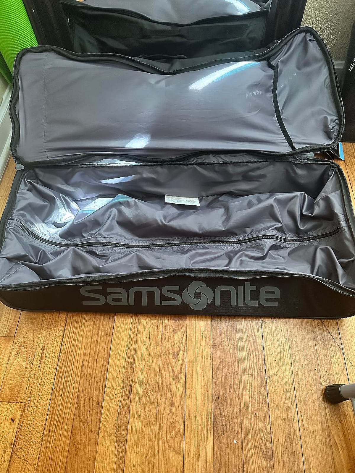 Samsonite Andante 2 Wheeled Duffel Bag – 32-Inch Durable Rolling Luggage with Inline Skate Wheels, Push-Button Handle & Spacious Compartments – Travel-Friendly and Lightweight - All Black customer photo 2