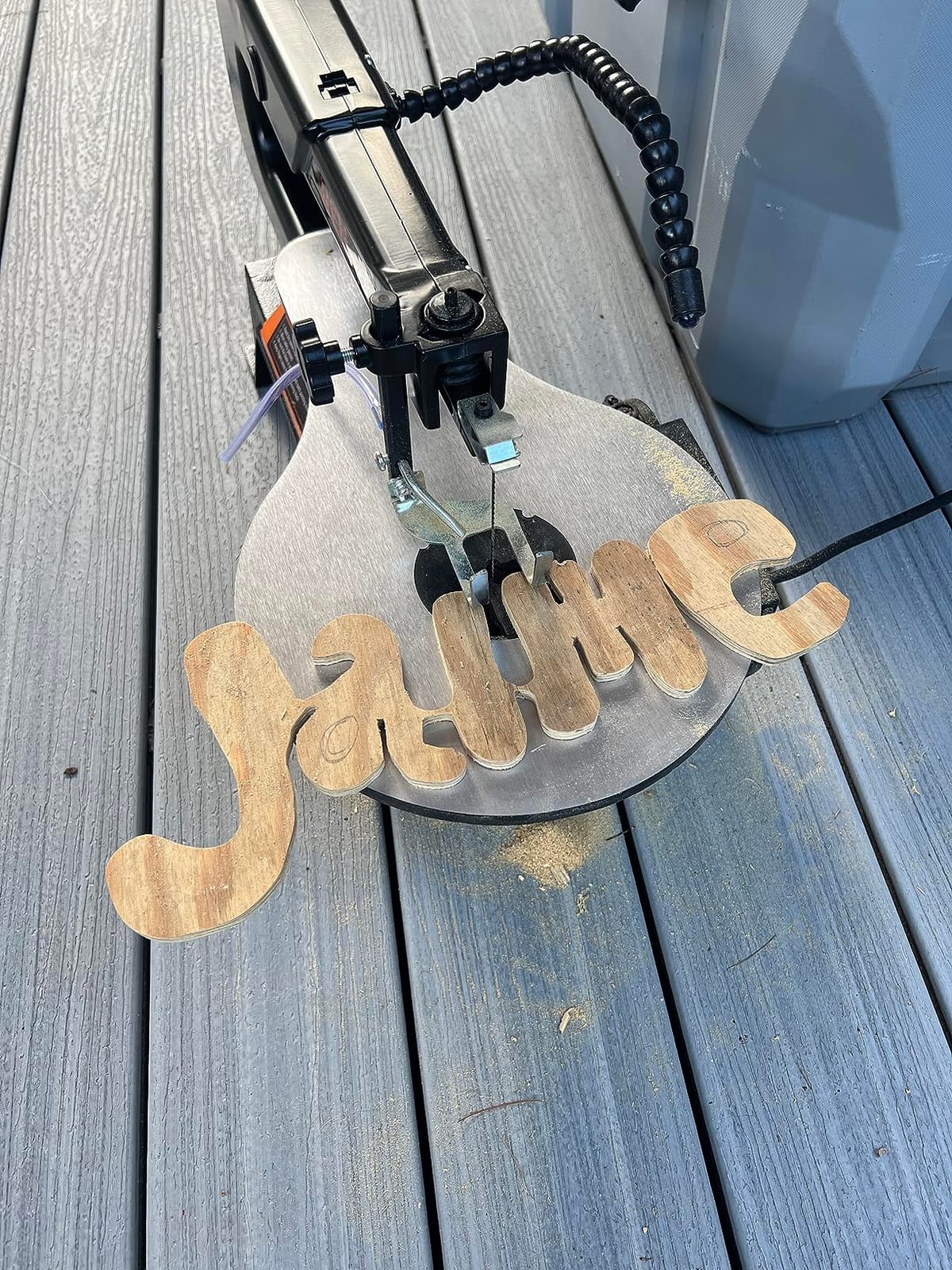 WEN Variable Speed Scroll Saw, 16-Inch with Work Light (3921) customer photo 2
