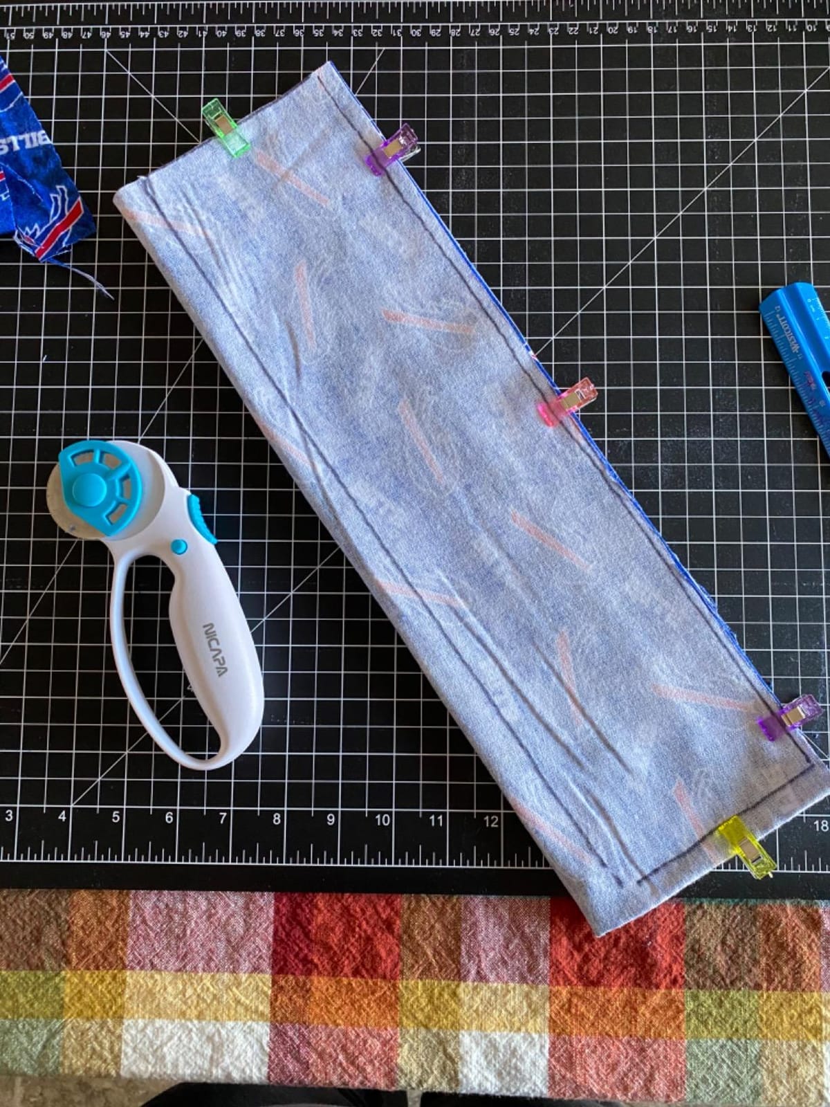 NICAPA 45mm Rotary Cutter for Fabric with Safety Lock Ergonomic Classic Comfort Loop Rotary Cutter for Crafting Sewing Quilting (Extra 5pcs 45mm Replacement Blades Included) customer photo 2