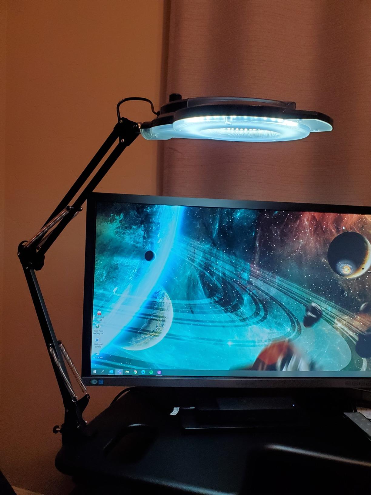 KIRKAS LED Magnifying Lamp with Clamp, 2,200 Lumens Dimmable 28in 12X customer photo 2