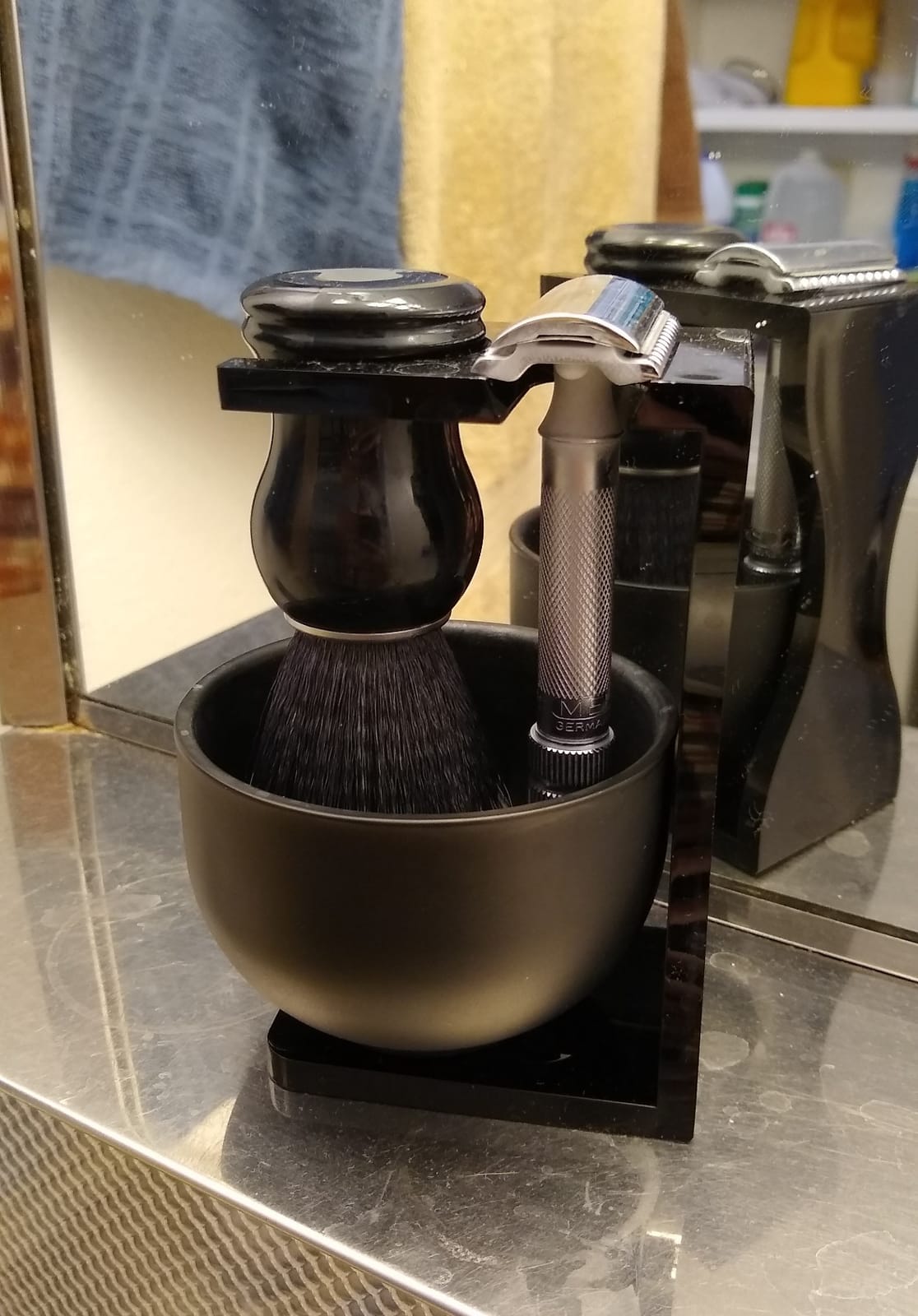 JEQUIL&CORENVEO Men's Shaving Brush Set, 3pcs Synthetic Shaving Brush with Acrylic Stand and Steel Bowl customer photo 2