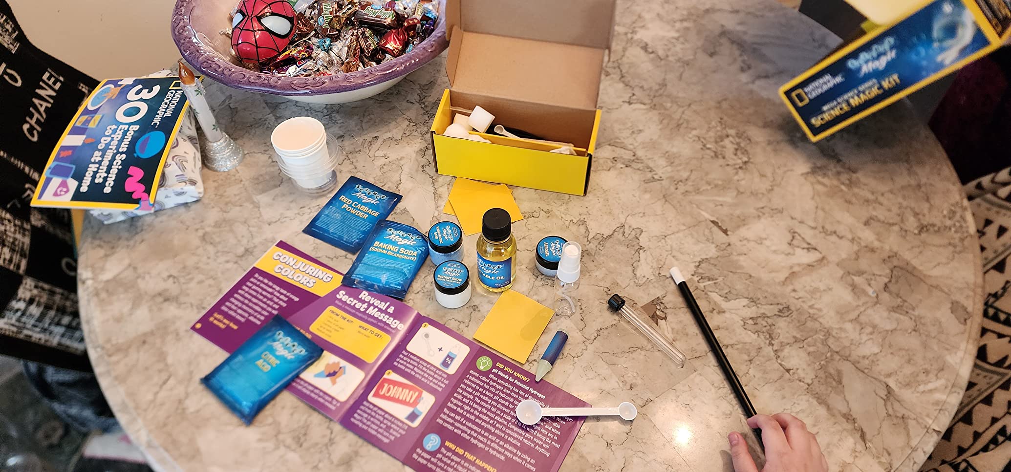 NATIONAL GEOGRAPHIC Science Magic Kit – Science Kit for Kids with 100+ Unique Experiments and Magic Tricks, Chemistry Set and STEM Project, A Great Gift for Boys and Girls (Amazon Exclusive) customer photo 2