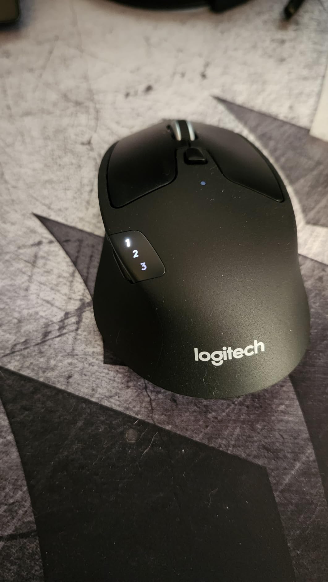 Logitech M720 Triathalon Full Size Multi-Device Wireless Mouse - Black customer photo 1