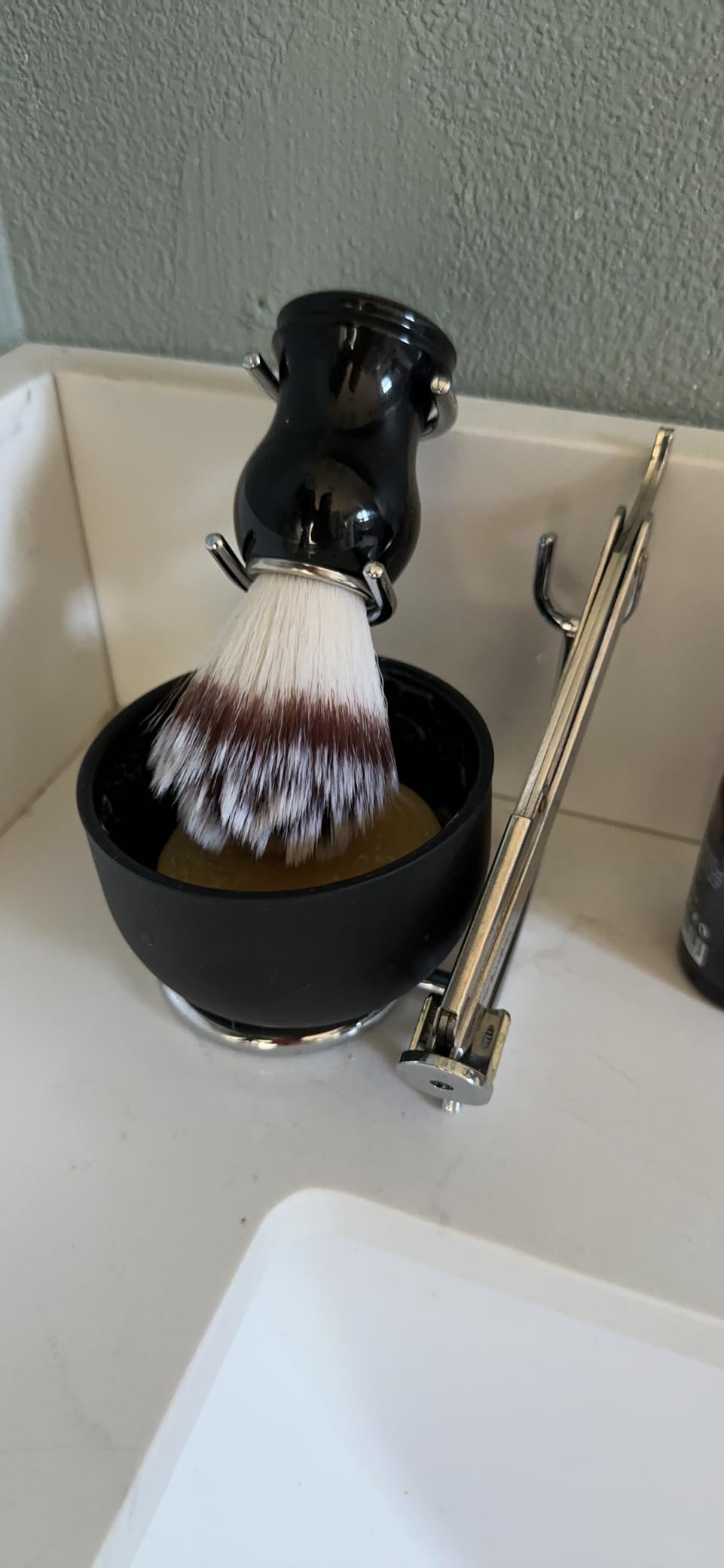 JEQUIL&CORENVEO Deluxe Shaving Kit for Men, 3 in 1 Shaving Set Includes Shaving Brush, Shaving Bowl, Razor & Brush Holder customer photo 2