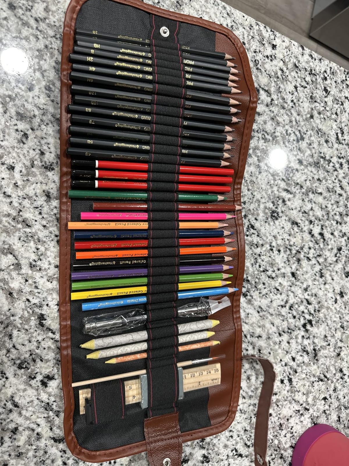 Heshengping, Sketching Pencil Set Drawing Pen Charcoal Sketch Kit Cover Graphite Charcoal Watercolor Pencils Paper Erasable Pen Beginners Artist Children and Adults(39pcs Art Supplies) customer photo 2