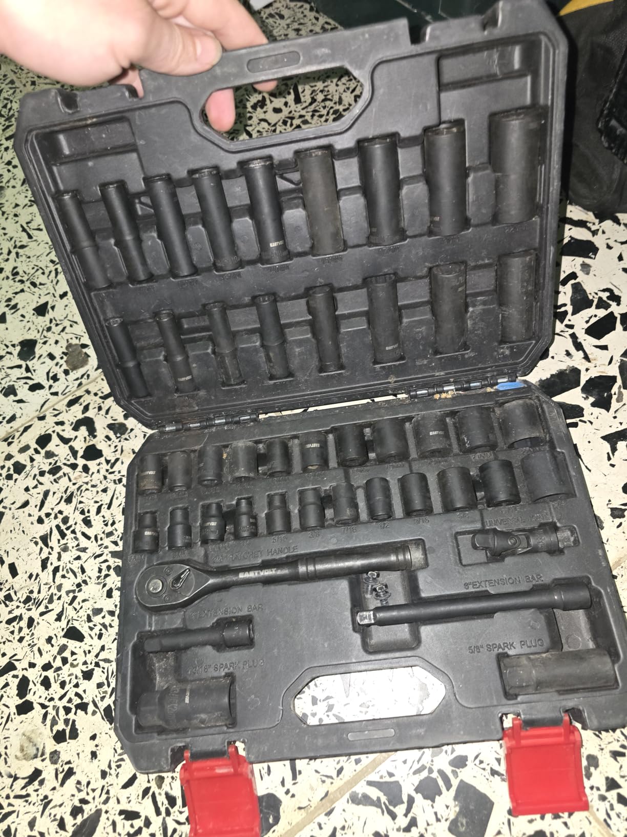 Eastvolt 46 Pieces Drive Socket Ratchet Wrench Set, Mechanic Tool Kits with 72 Teeth Reversible Ratchet, Extension Bar Set and Storage Case, Metric/SAE customer photo 1