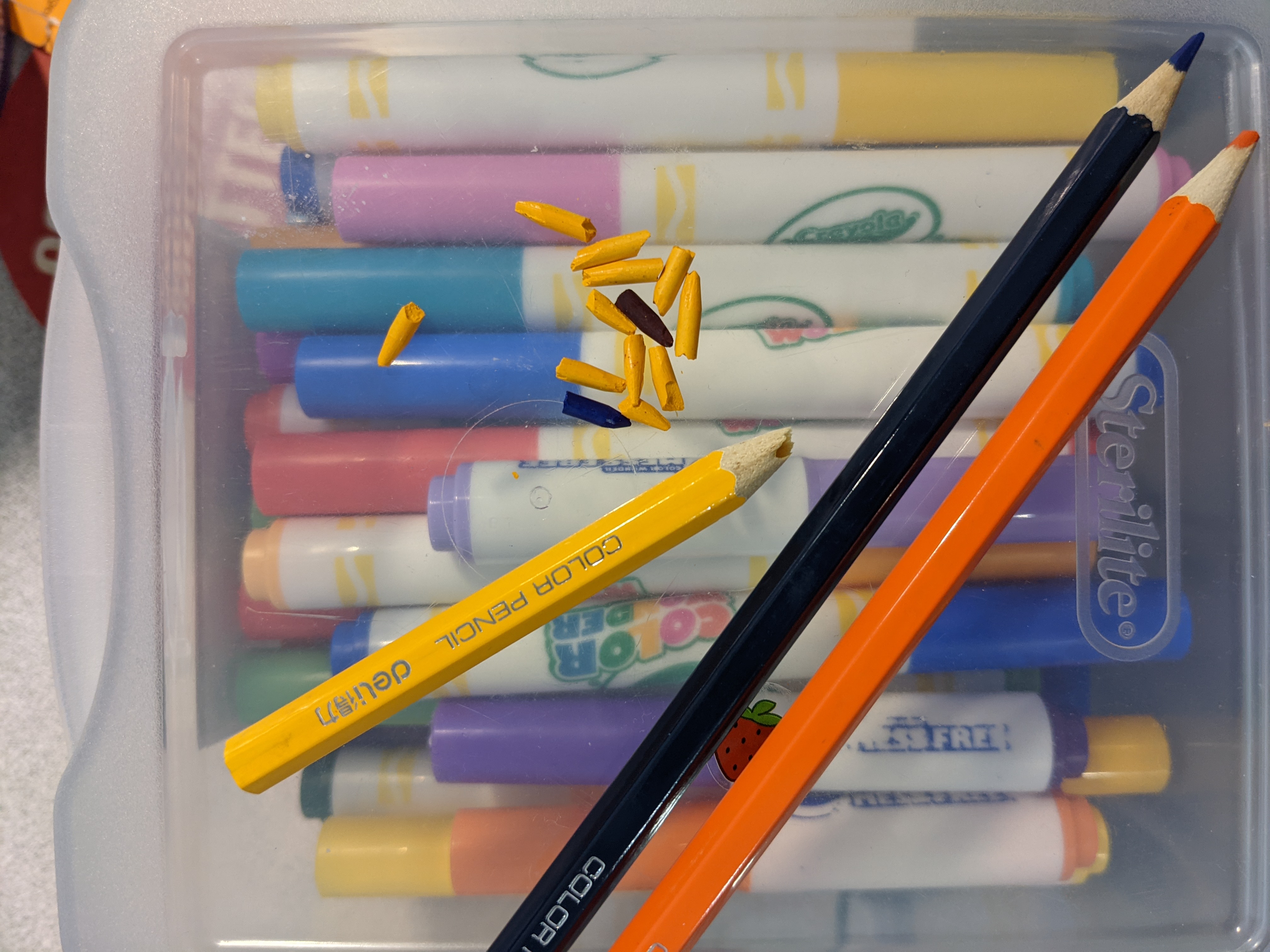 Leven 36 Pack Colored Pencils with Built-in Sharpener in Tube Cap customer photo 1