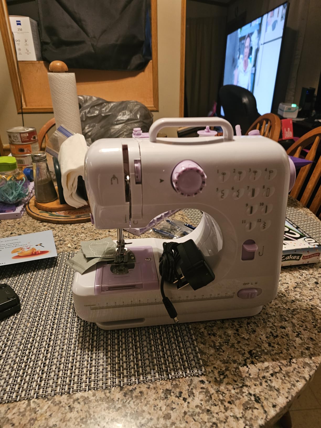 Rxmeili Portable 12-Stitch Sewing Machine, 42-Pc Sewing Kit for Beginners customer photo 2