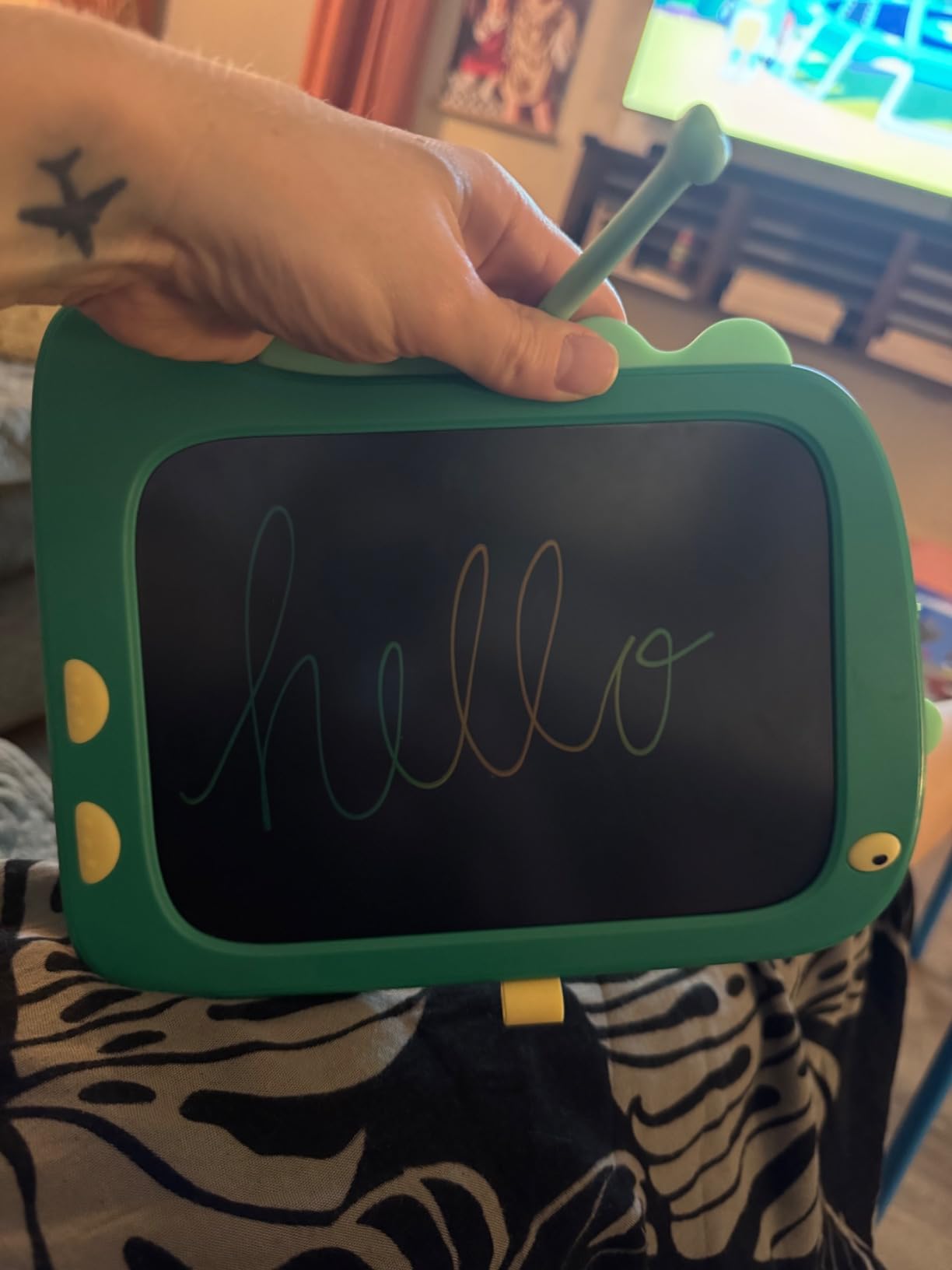 ORSEN 8.5 Inch LCD Doodle Board Tablet Toy - Green Dinosaur Drawing Pad for Kids 2-6 Years Old - Christmas and Birthday Gifts customer photo 1