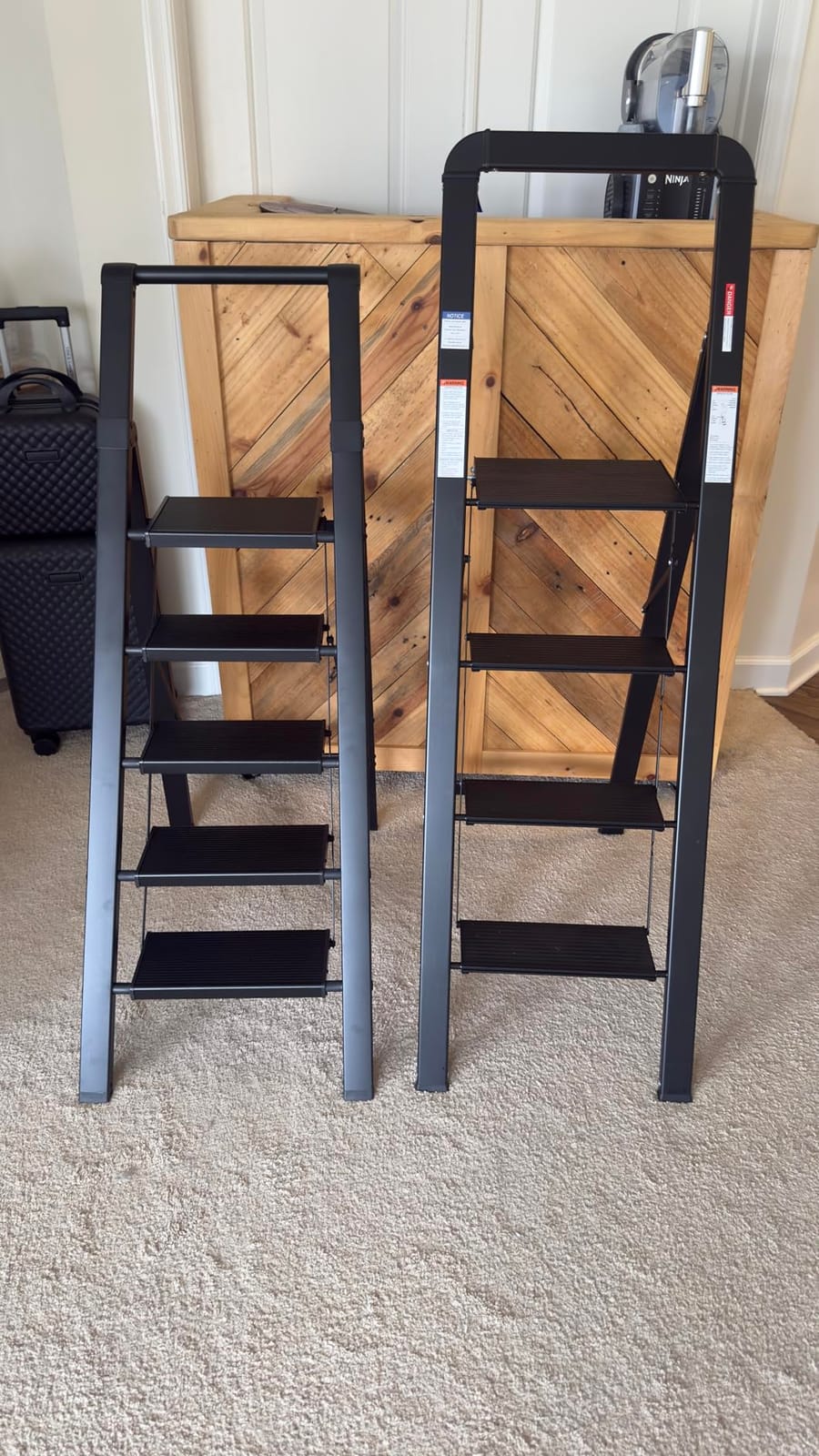 KINGRACK Aluminium 3 Step Ladder, Lightweight Step Stool with Non-Slip Pedals, Handrail, 330 LBS Foldable Step Ladder for Kitchen, Garage, Home, Space Saving, Sturdy and Portable, Black customer photo 1