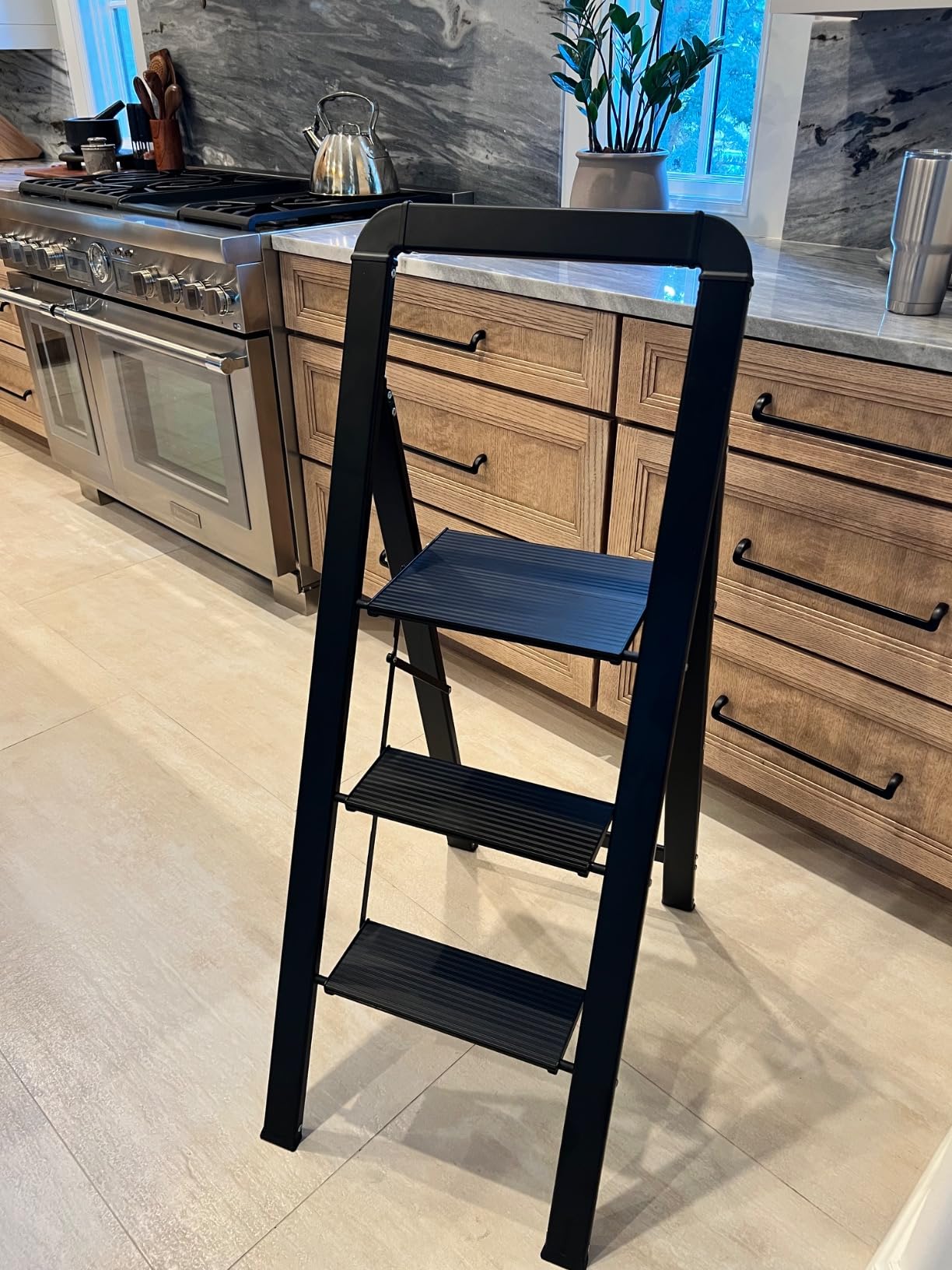 KINGRACK Aluminium 3 Step Ladder, Lightweight Step Stool with Non-Slip Pedals, Handrail, 330 LBS Foldable Step Ladder for Kitchen, Garage, Home, Space Saving, Sturdy and Portable, Black customer photo 2