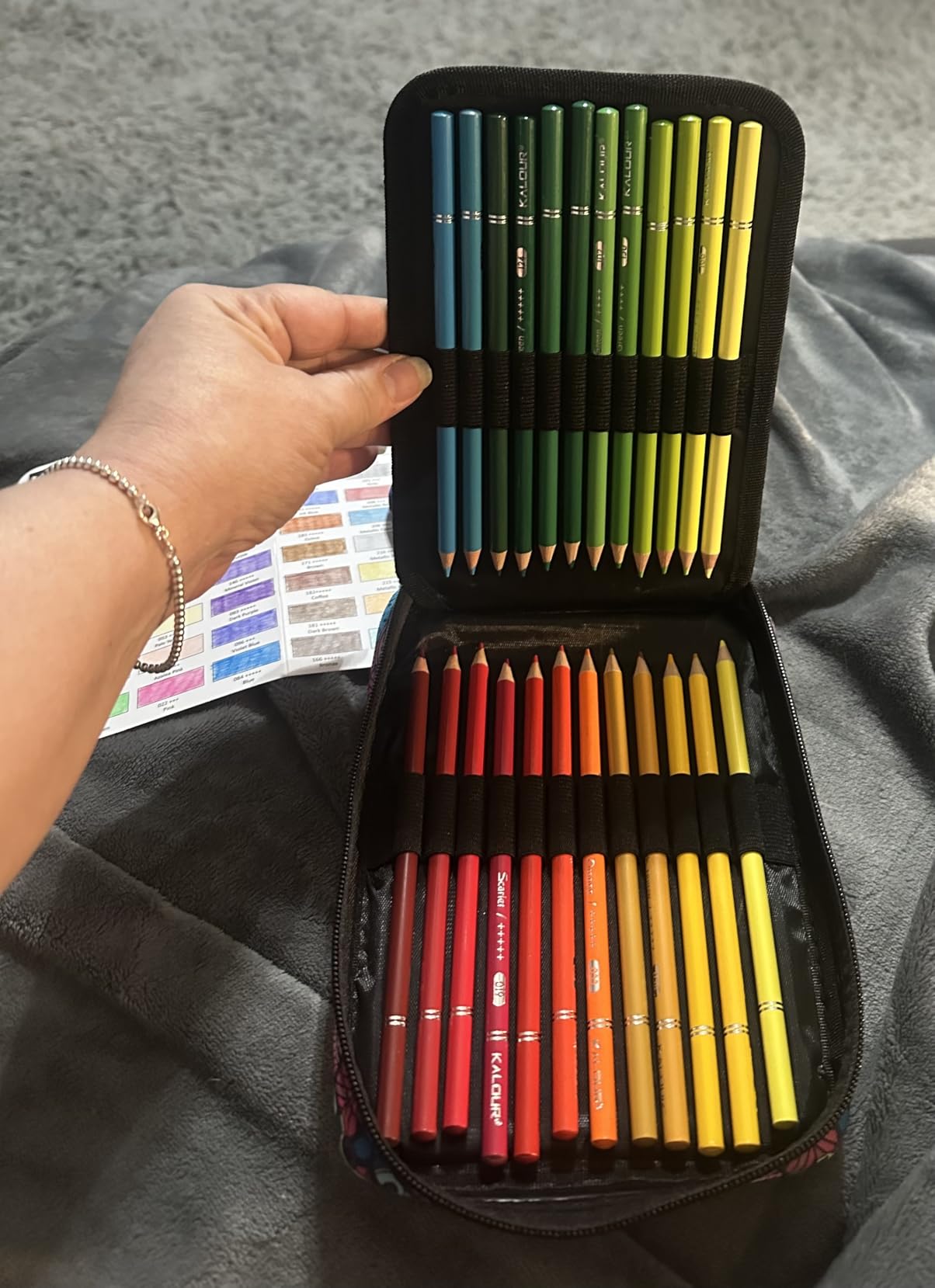 KALOUR 72 Colored Pencils for Adult Coloring Book,With Coloring Book,Zipper Slot Pencil Case,with Sharpener,Soft Core,7 Metallic Color,Ideal for Layering Blending,for Artists Beginners Kids(Pink) customer photo 1